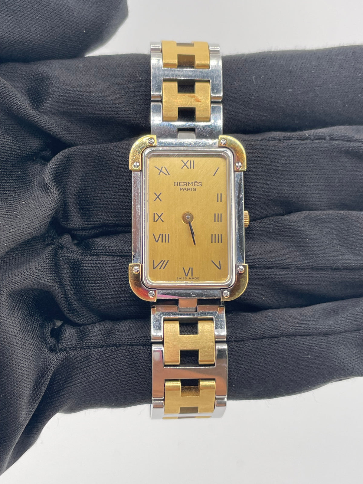 Hermes Cape Cod Gold Roman Numerals Dial on Gold Plated & Stainless Steel Bracelet Ref. CR1.240 — view 2