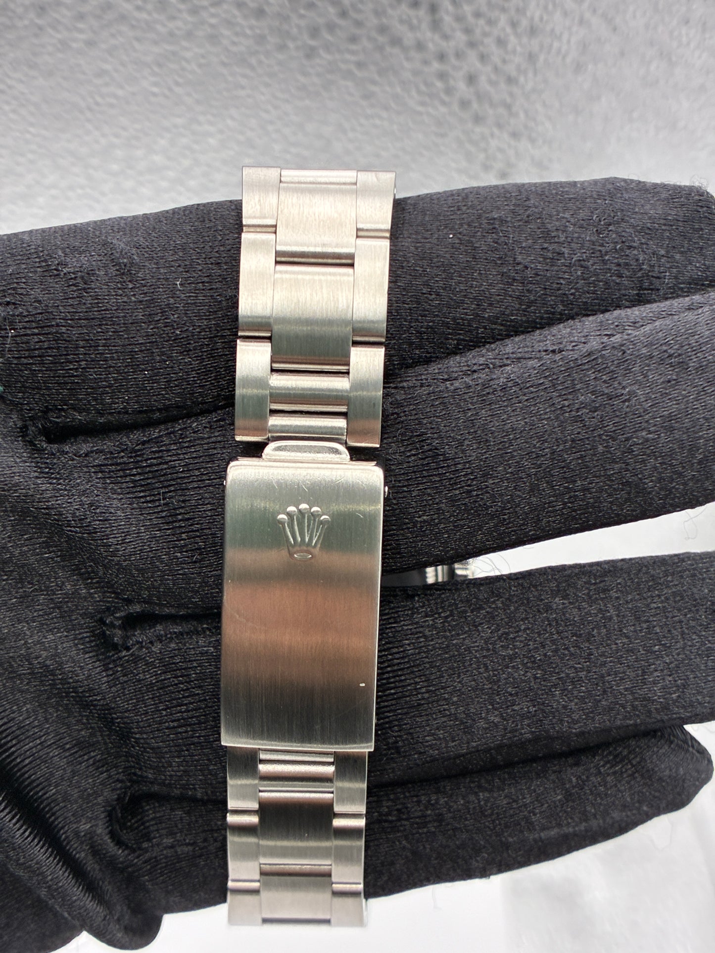 Rolex Oyster Perpetual Date Silver Stick Dial on Oyster Ref. 15000 1988 — view 2