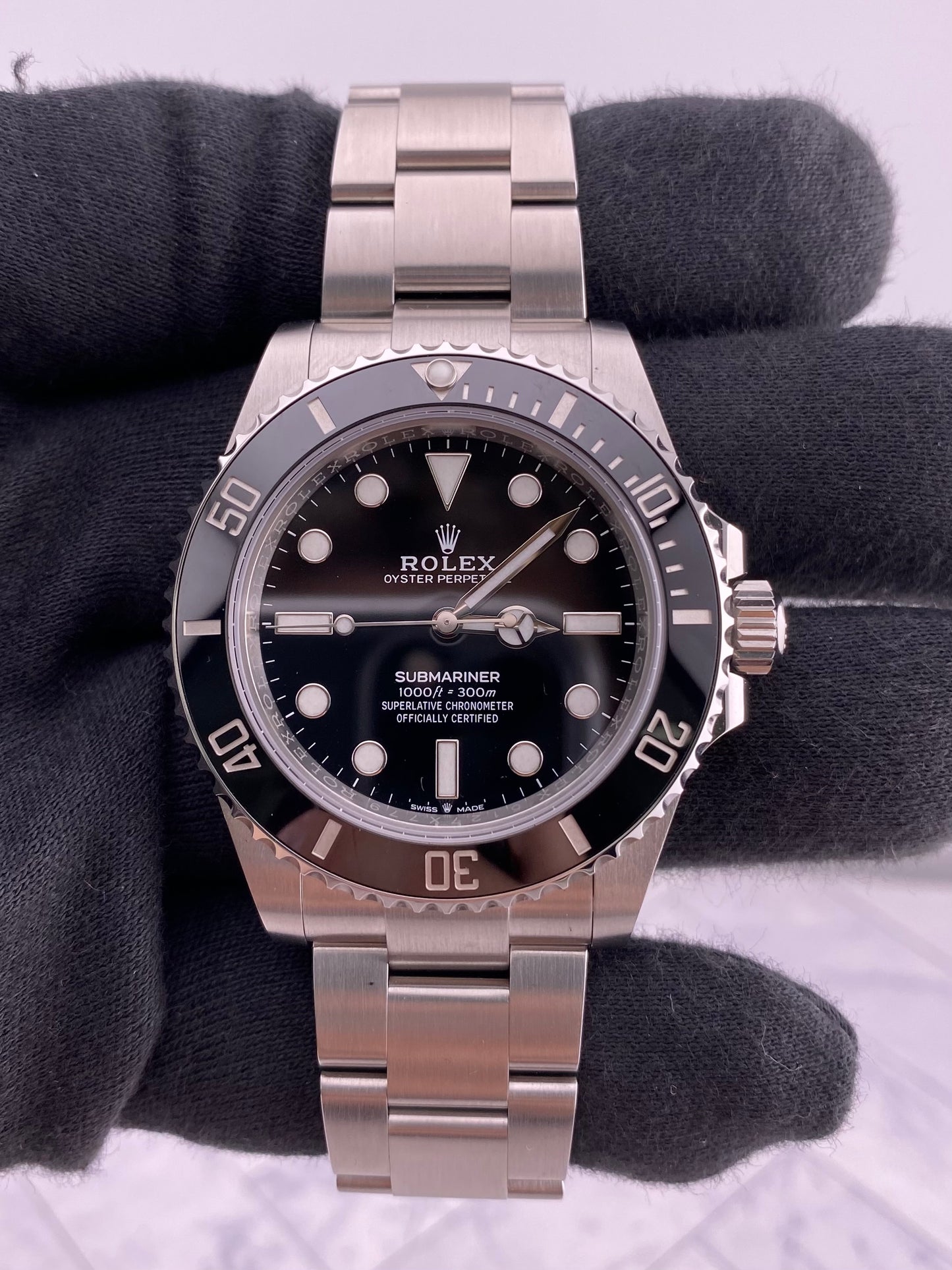 Rolex Submariner No-Date Black Dial on Oyster Ref. 124060 Card 2026 — view 2
