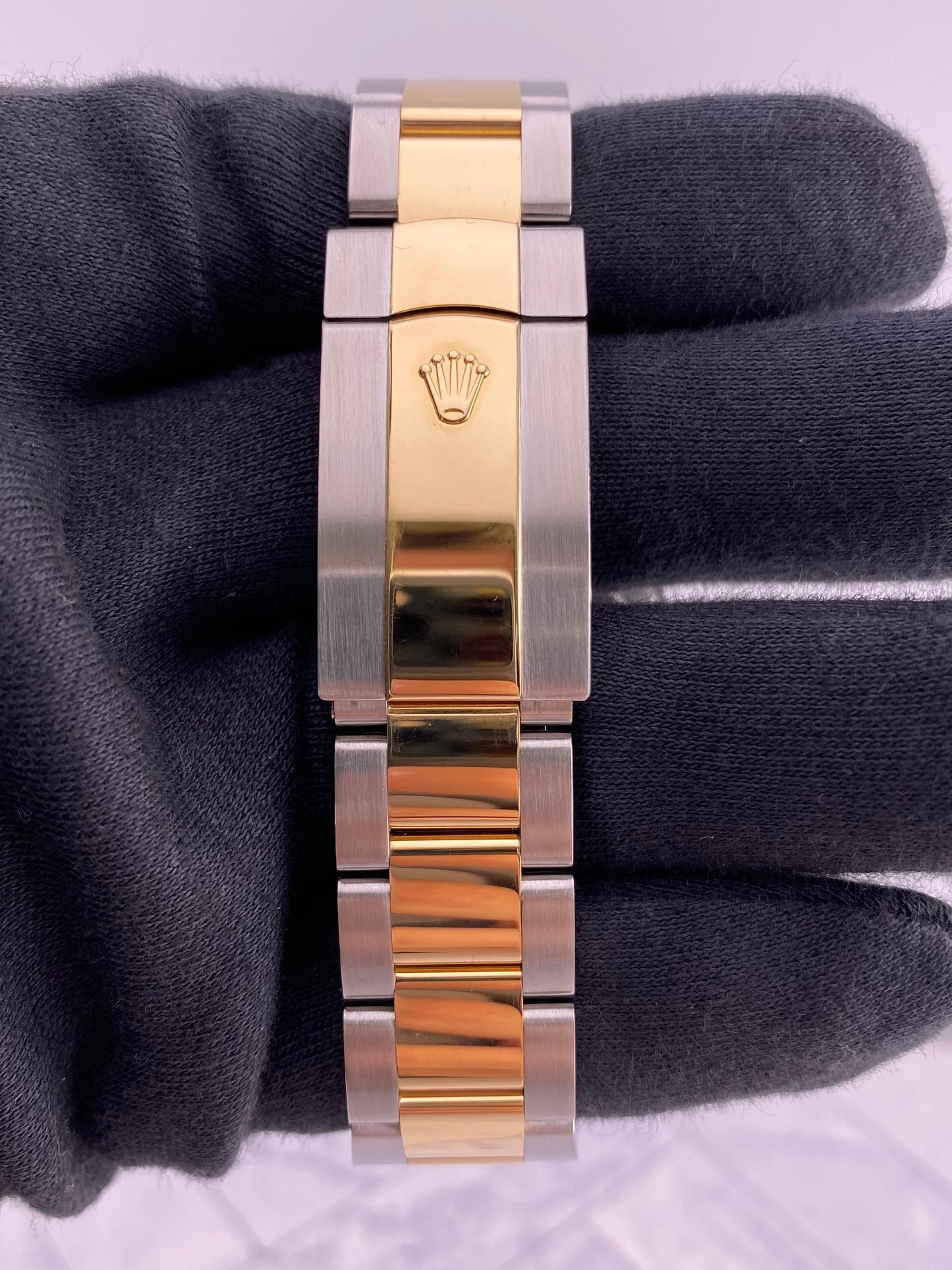 Rolex SkyDweller Black Dial on Oyster Ref. 326933 Card 2023 — view 4