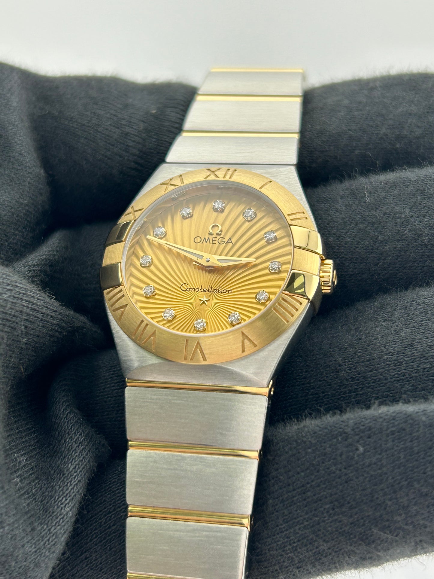 Omega Constellation Gold / Diamond Markers Dial on 2 Tone 18k Yg/Ss Ref. 123.20.24.60.58.001 — view 3