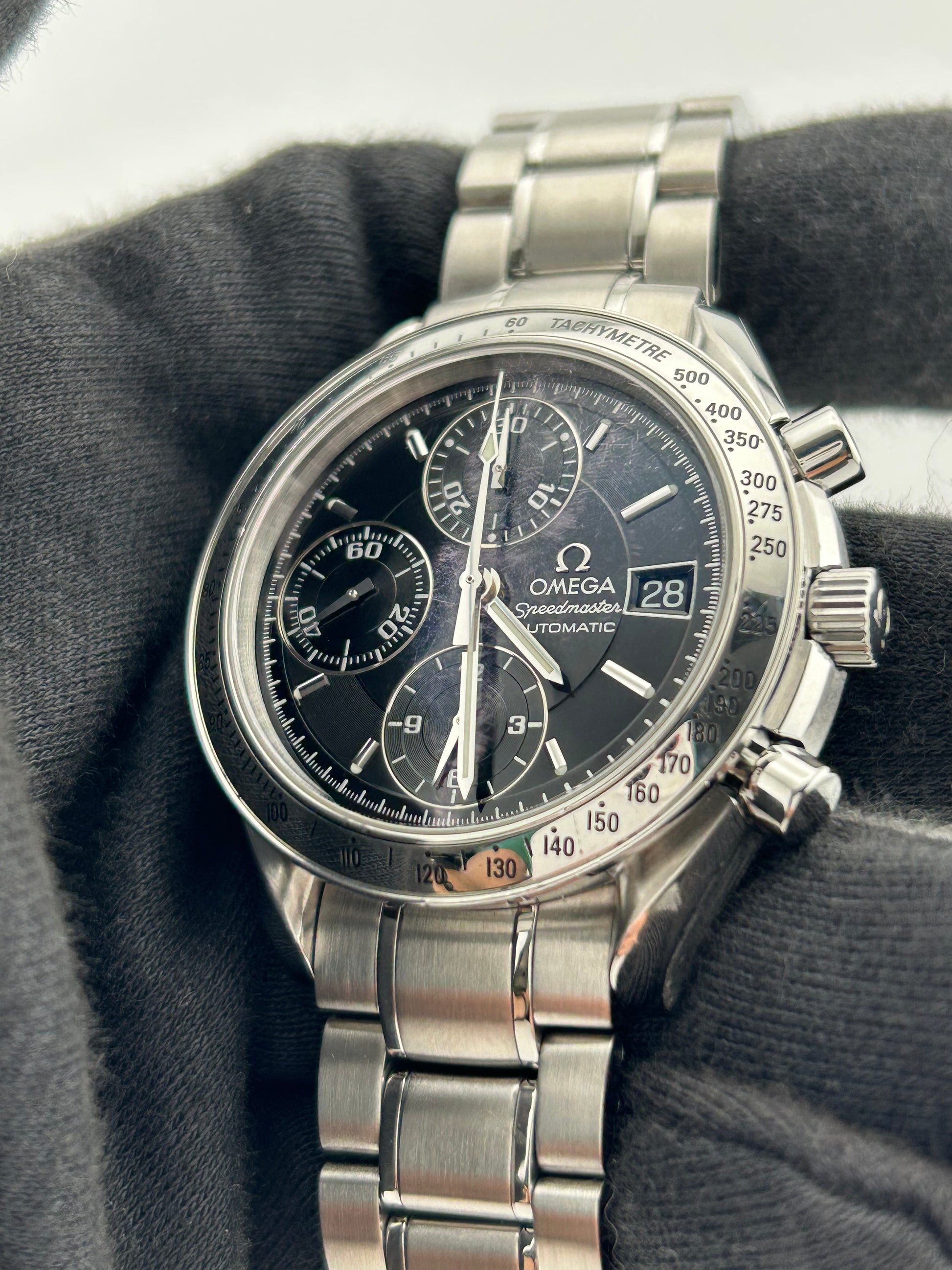 Omega Speedmaster Black Dial on Stainless Steel Bracelet Ref. 3513.50.00 — view 3