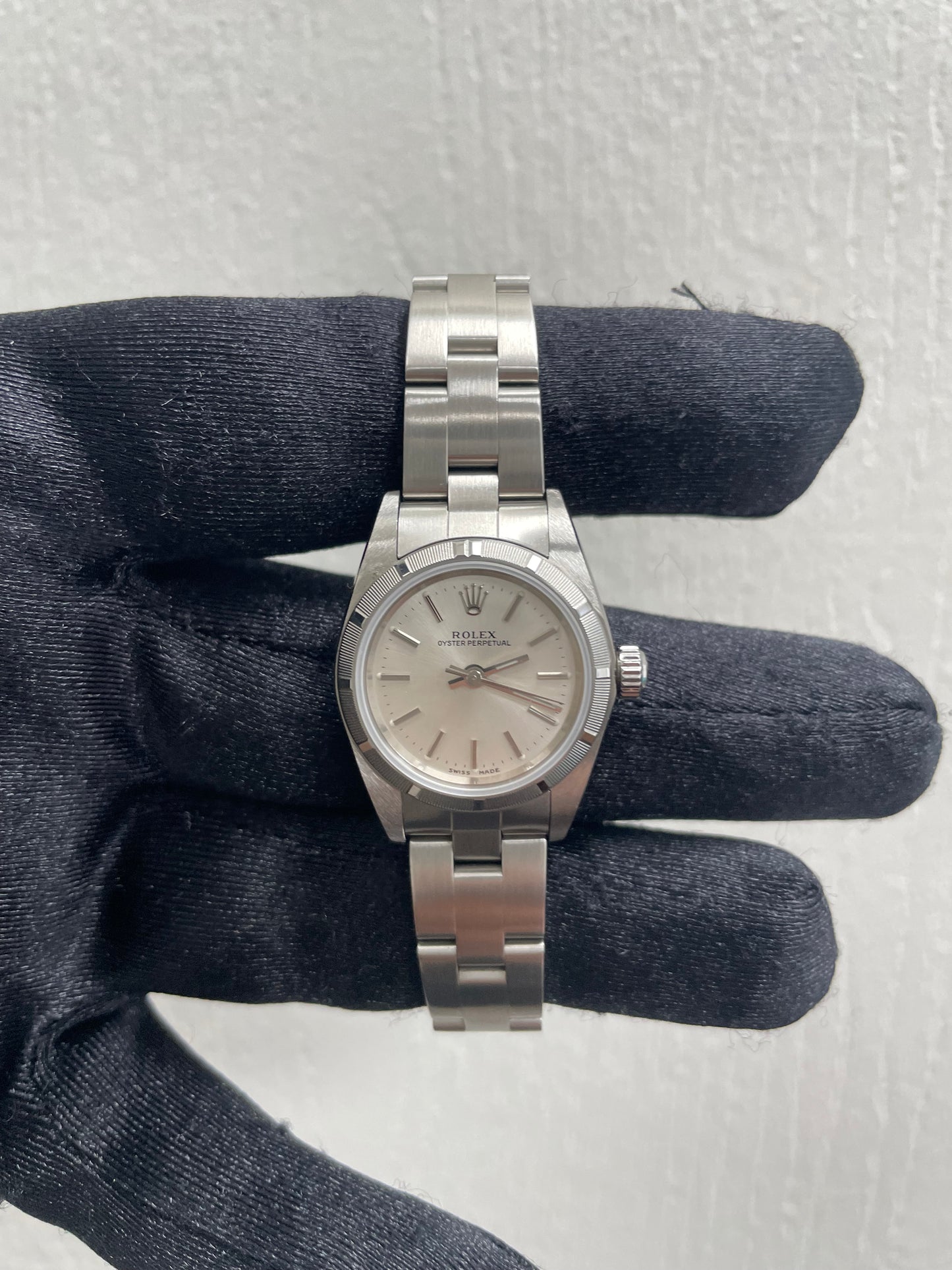 Rolex Oyster Perpetual Silver Dial on Oyster Ref. 76030 Papers 2000 — view 2
