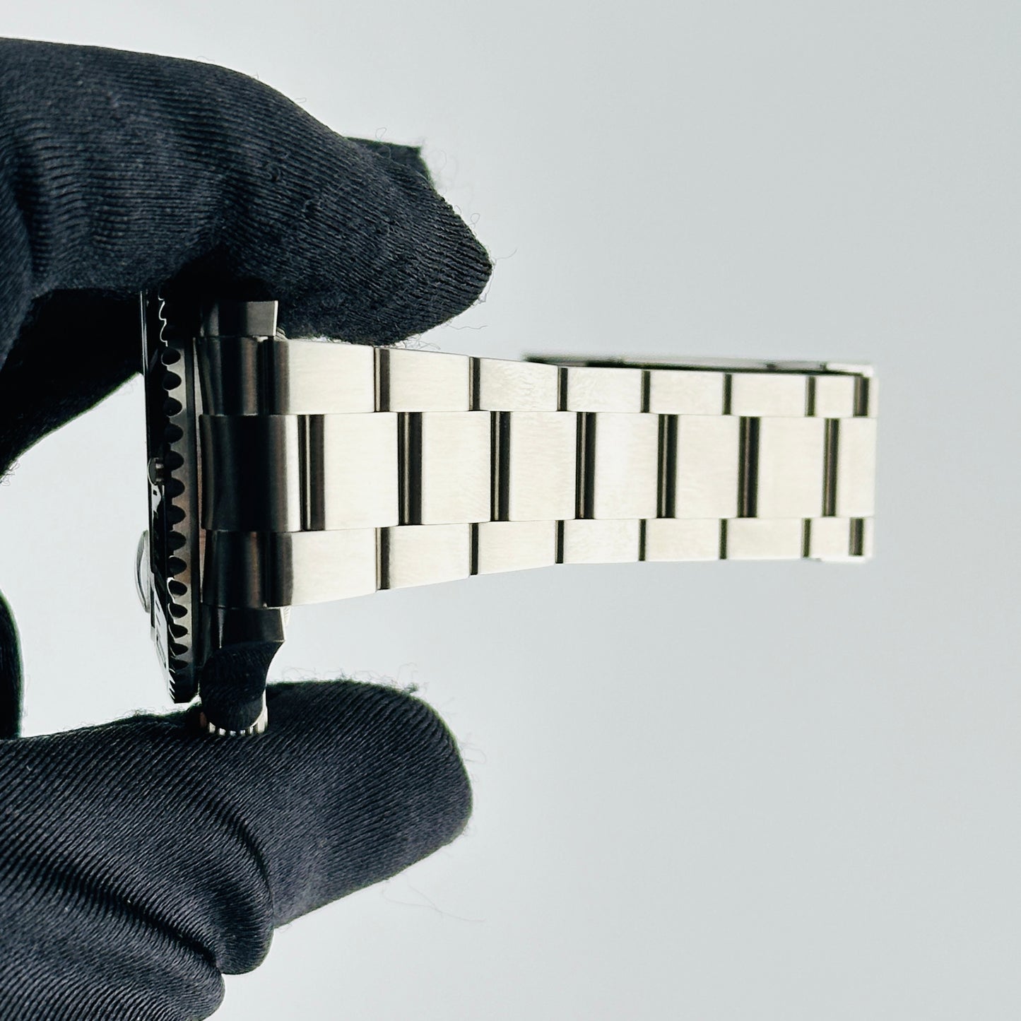 Rolex Submariner Black Dial on Oyster Bracelet Ref. 126610LN Card 2025 — view 5