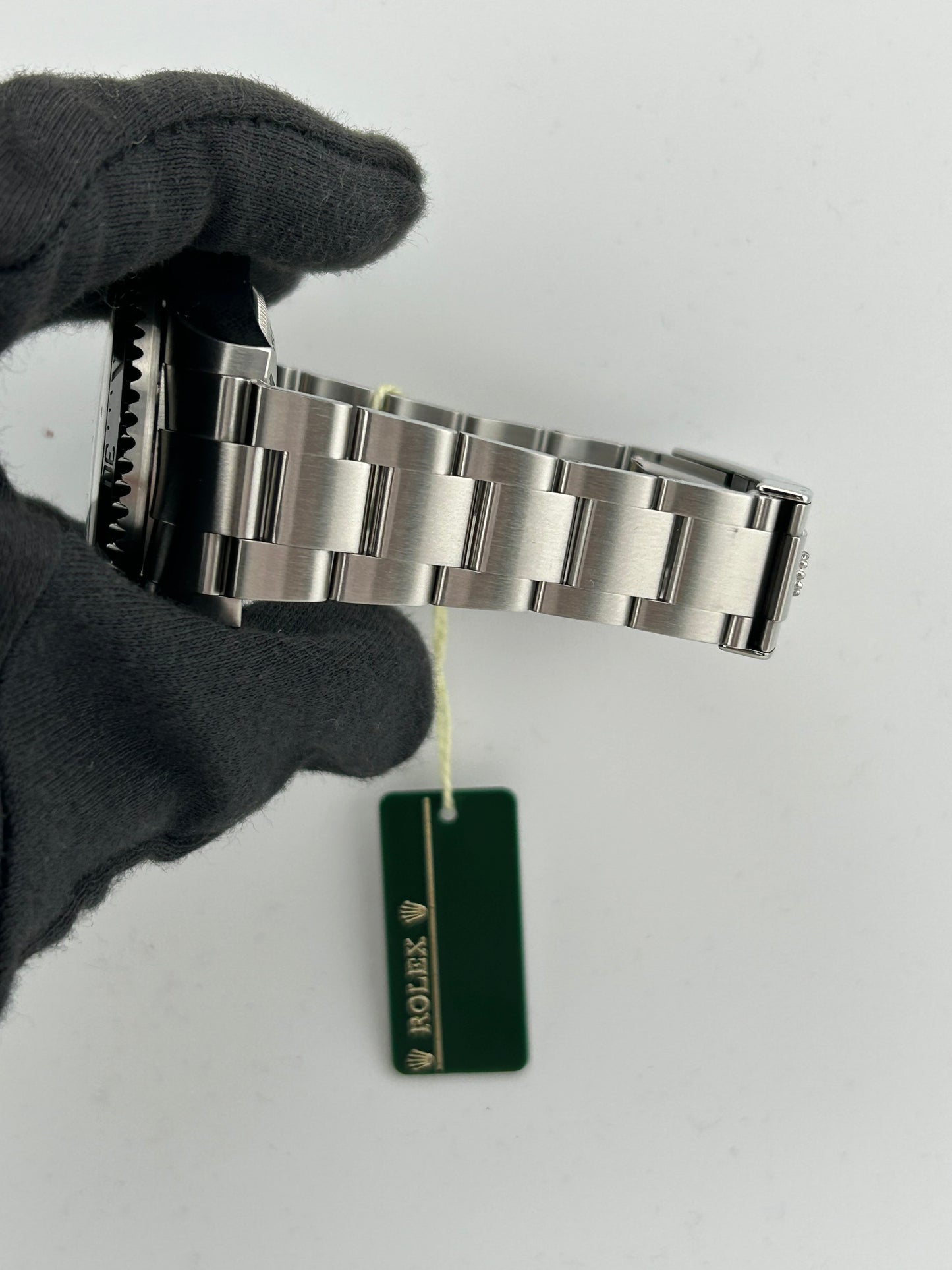 Rolex Sea-Dweller Deepsea Black Dial on Oyster Bracelet Ref. 116660 Card 2013 — view 4