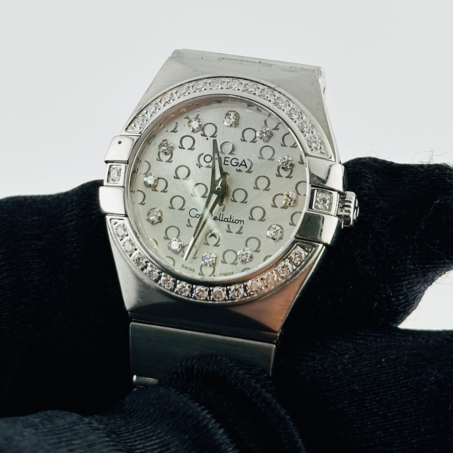 Omega Constellation Silver Diamond Factory Dial on Stainless Steel Bracelet Ref. 123.15.24.60.52.001 — view 3