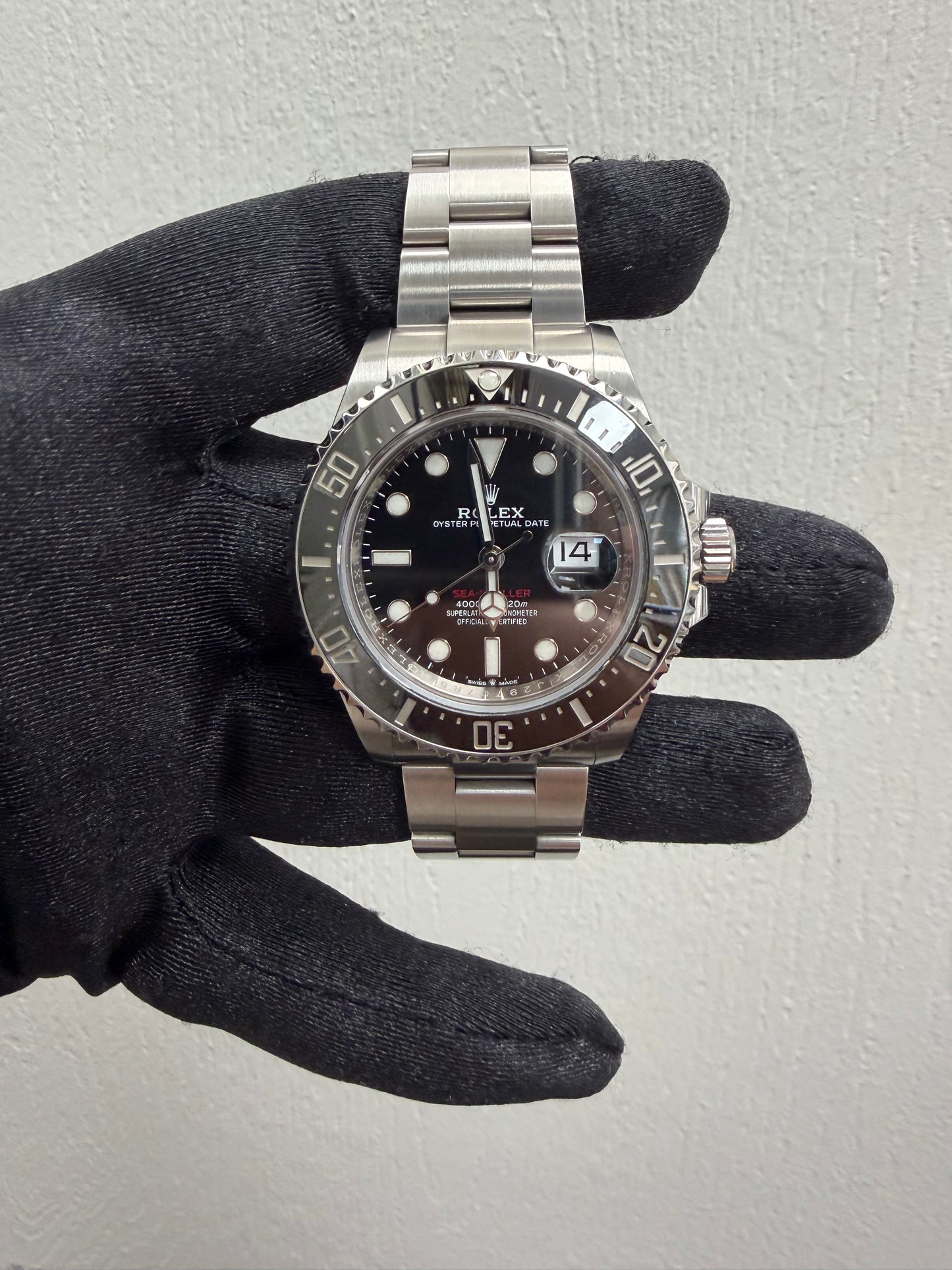 Rolex Sea-Dweller Black Dial on Oyster Ref. 126600 Card 2020 — view 2