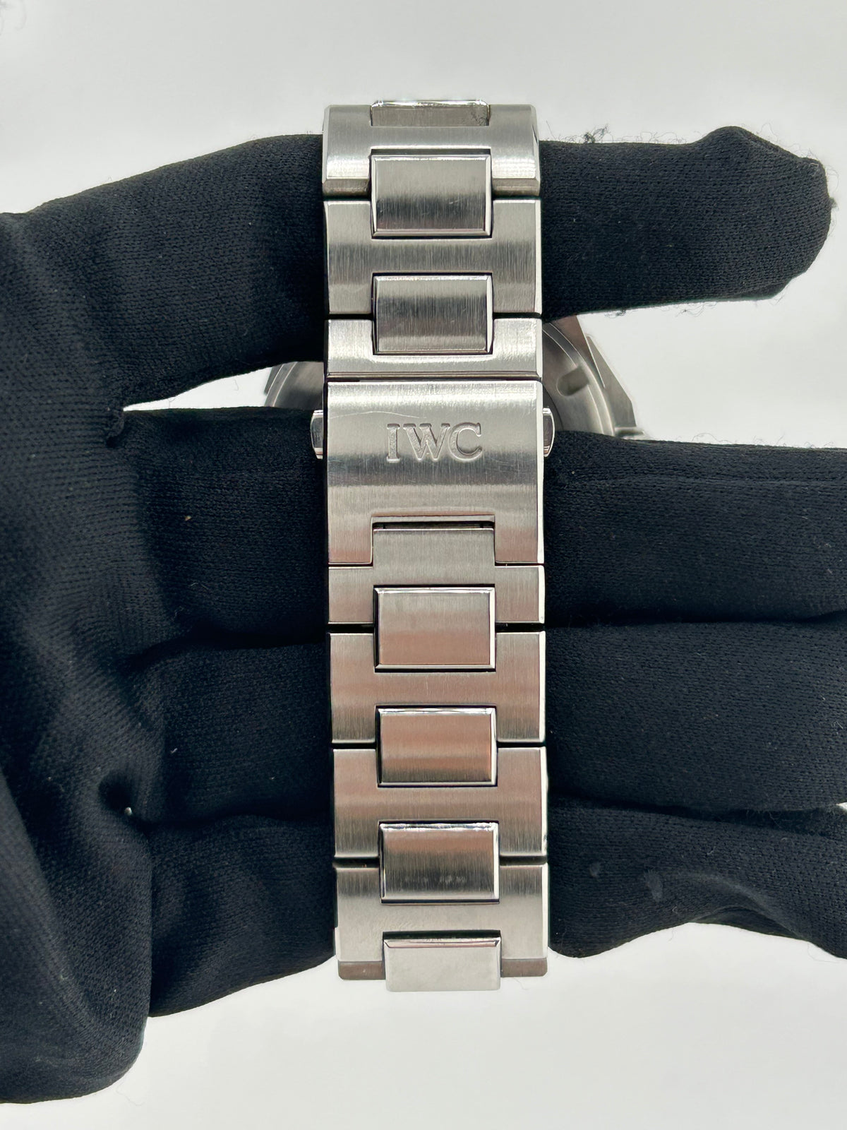Iwc Ingenieur Silver Dial on Stainless Steel Bracelet Ref. IW323904 Complete 2013 — view 4