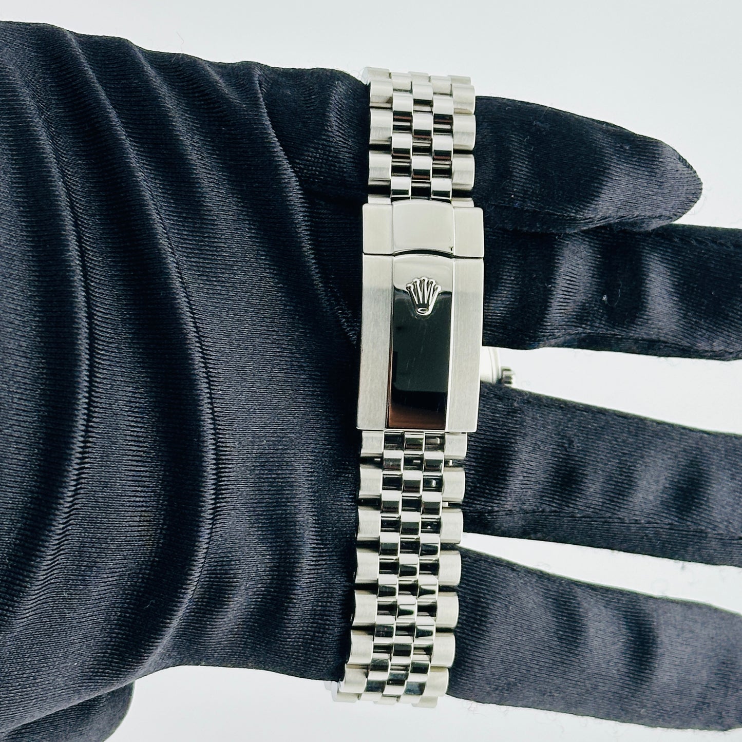 Rolex Datejust White Index Dial on Jubilee Ref. 126300 Card 2024 — view 4