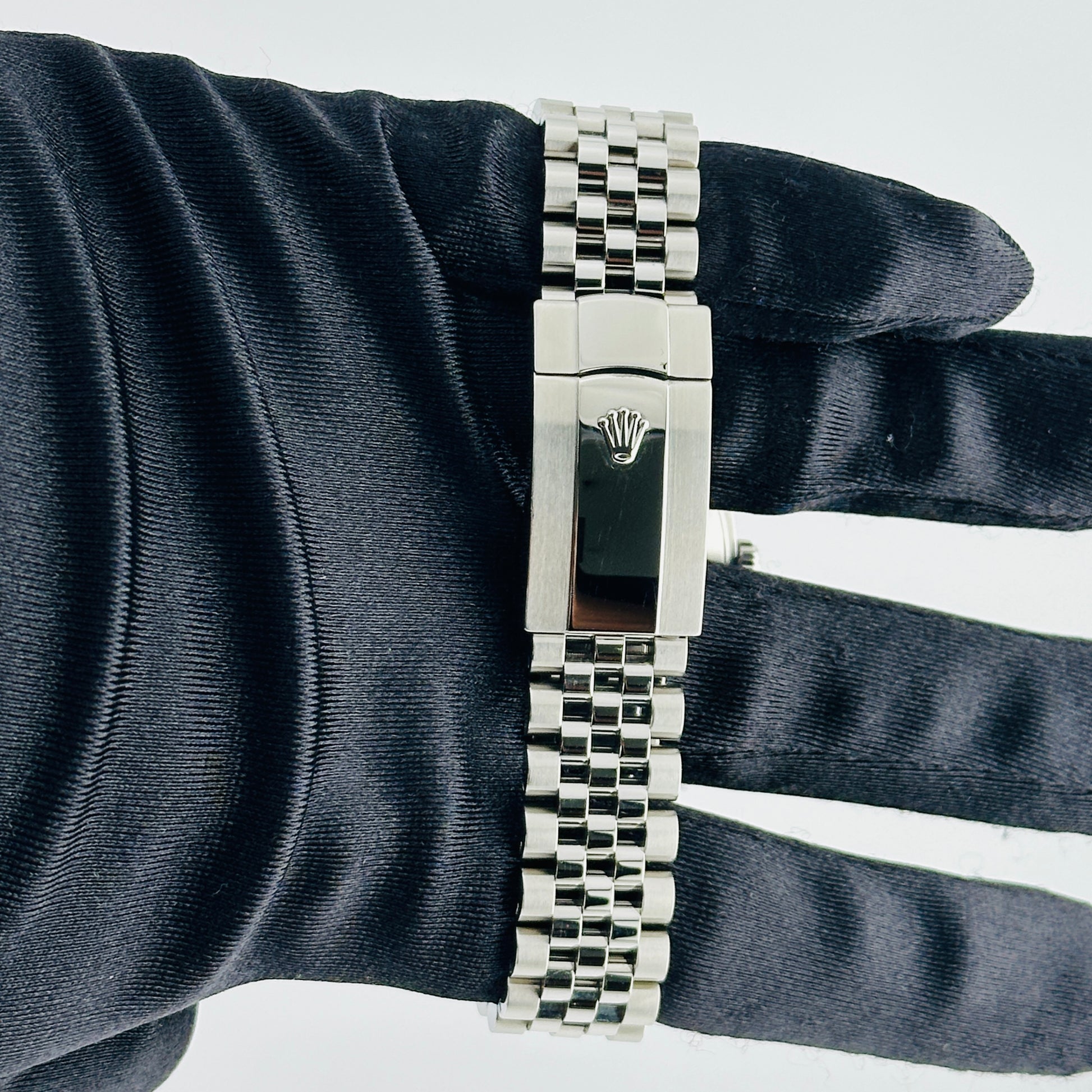Rolex Datejust White Index Dial on Jubilee Ref. 126300 Card 2024 — view 4