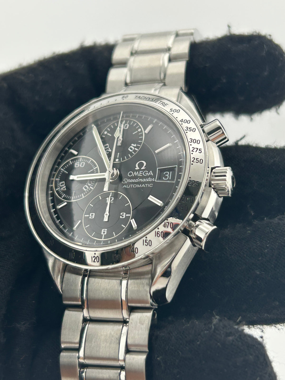 Omega Speedmaster Black Dial on Stainless Steel Bracelet Ref. 3513.50.00 — view 3