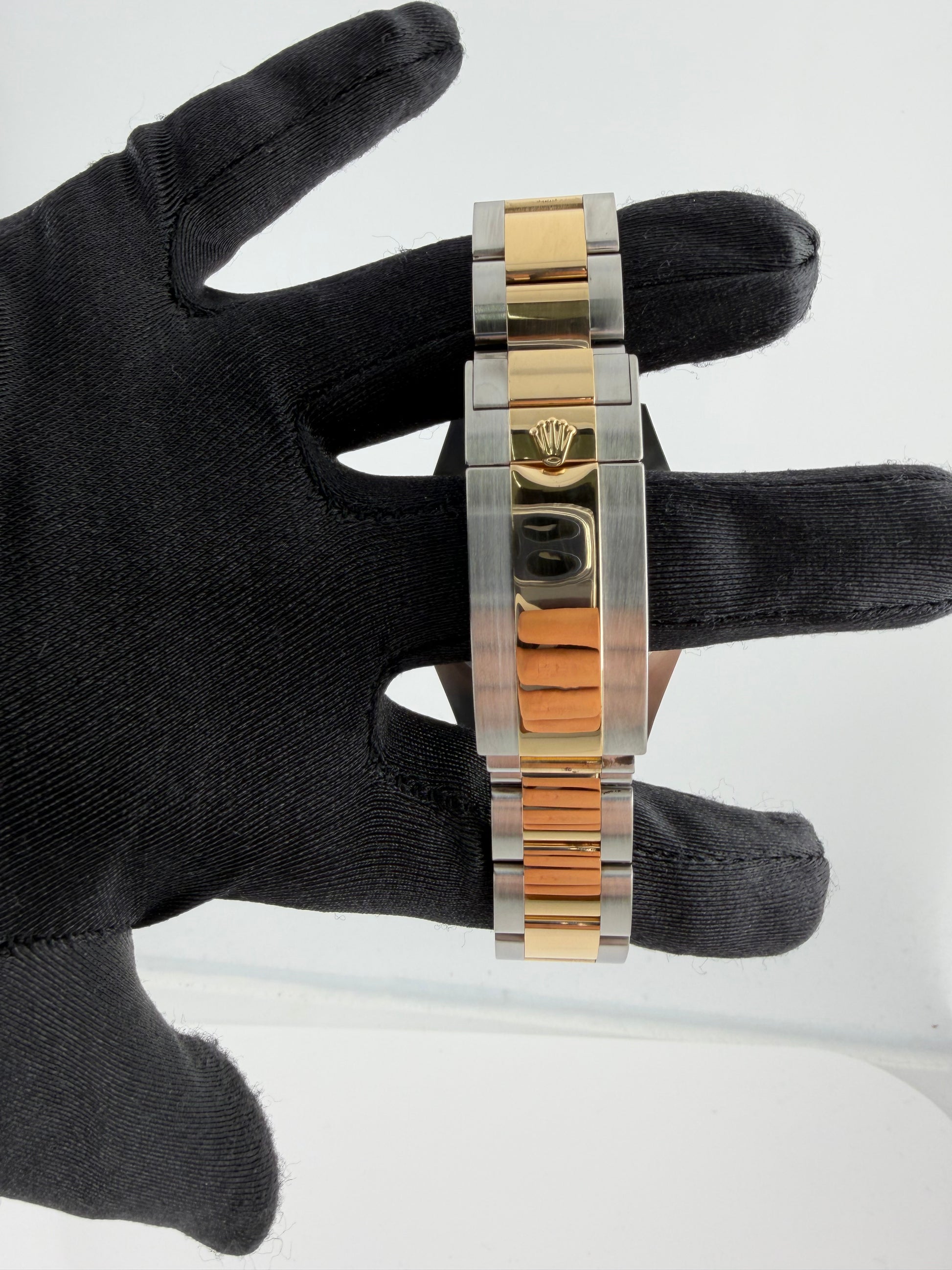 Rolex Sea-Dweller Black Dial on Oyster Ref. 126603 Card 2019 — view 3