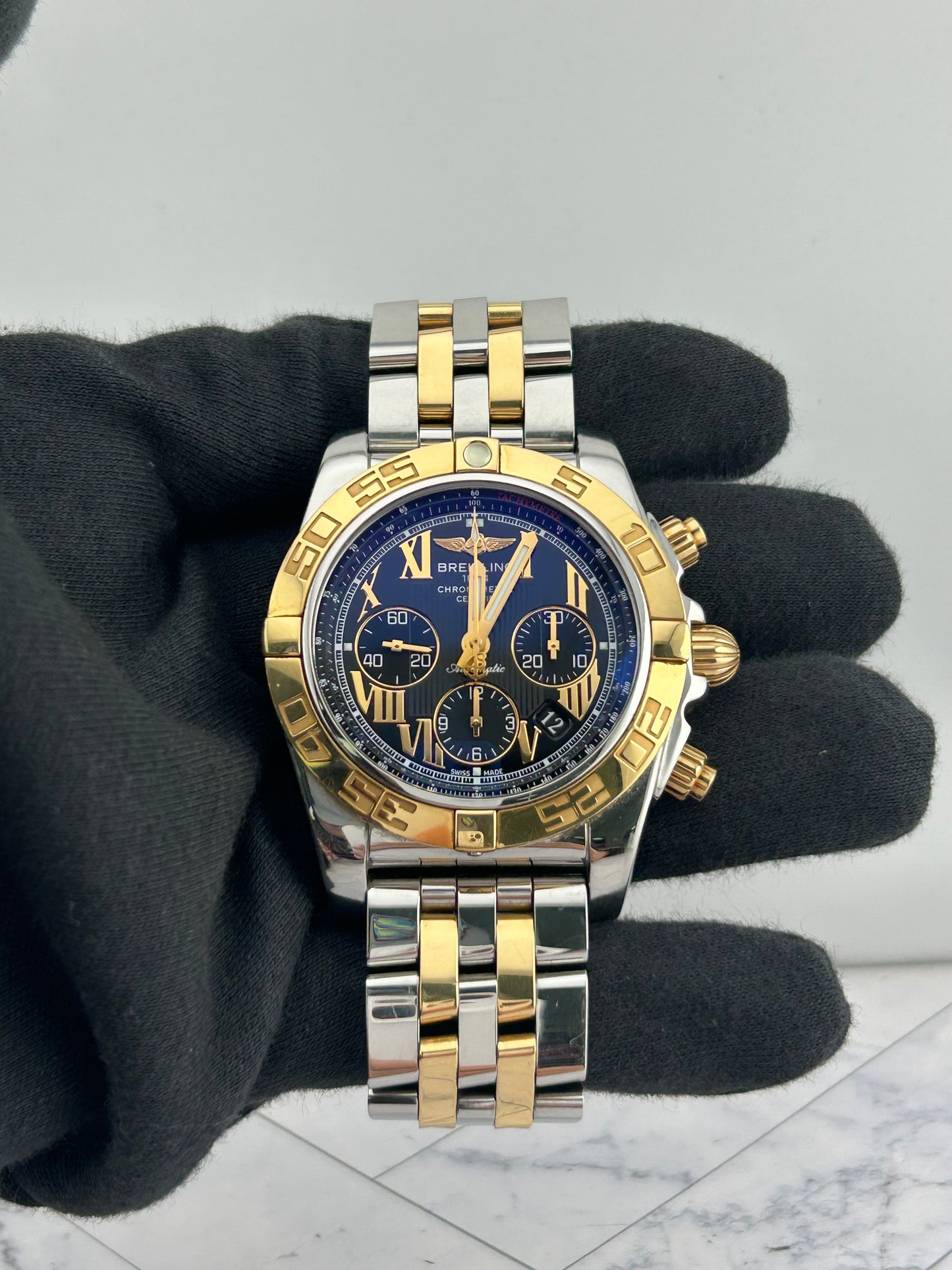 Breitling Chronomat Black Roman Dial on Stainless Steel/Rose Gold Ref. CB0110 Card 2016 — view 2