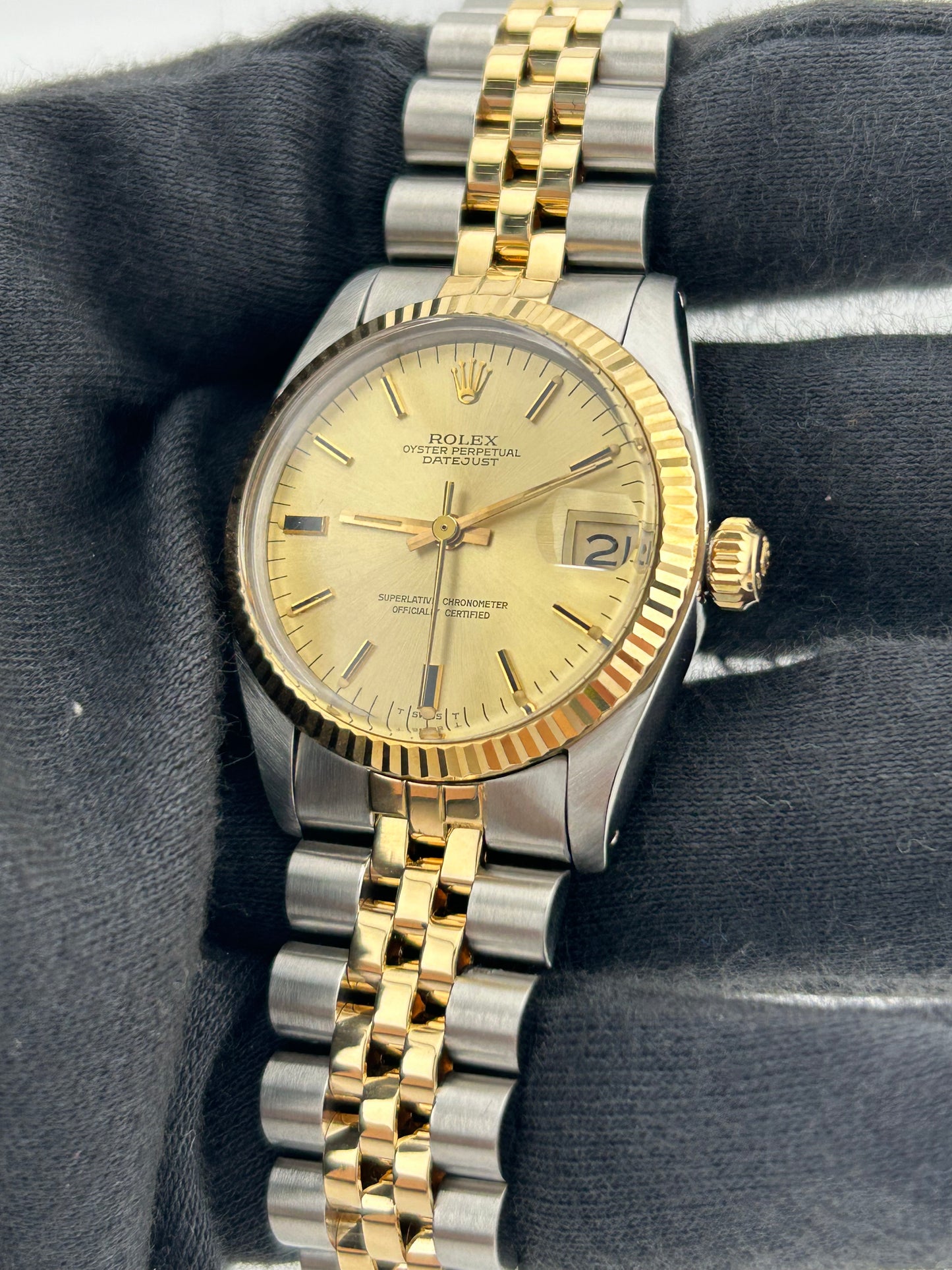 Rolex Datejust Champagne Stick Dial on D Link Jubilee Bracelet Ref. 68273 1984 — view 3