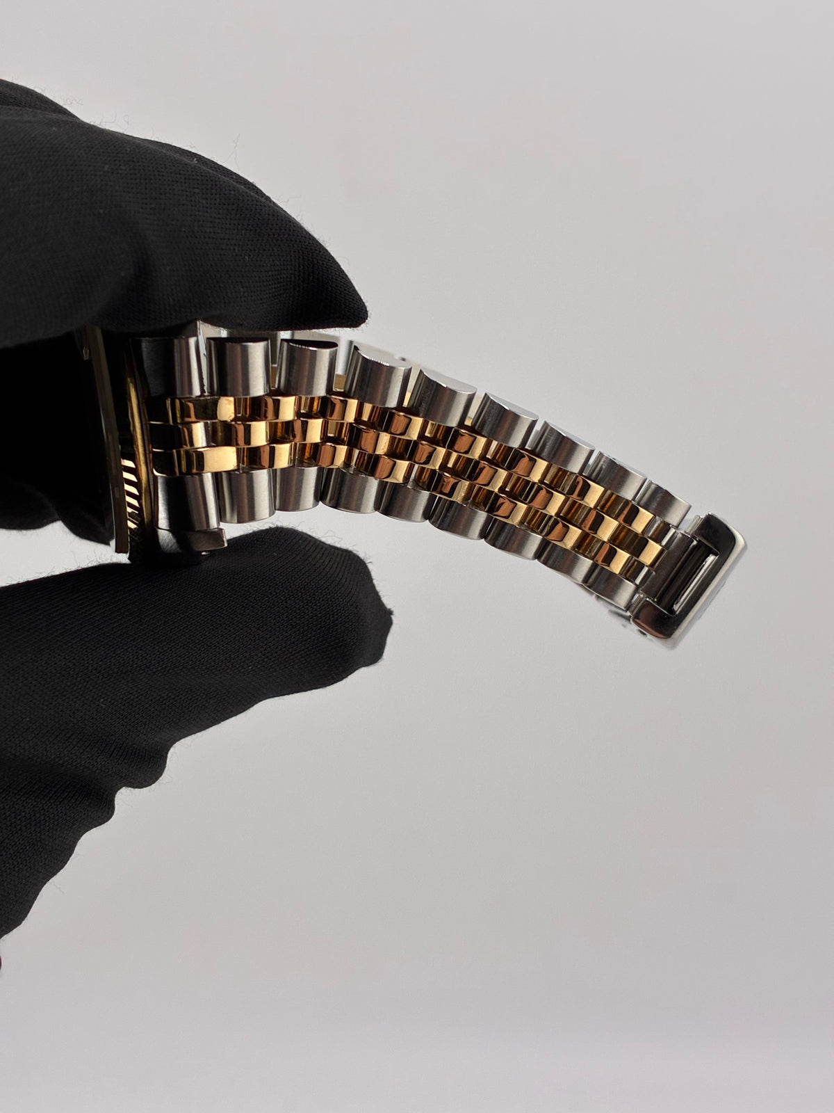 Rolex Datejust Champagne Diamond Dial on Jubilee Ref. 68273G 1987 — view 5