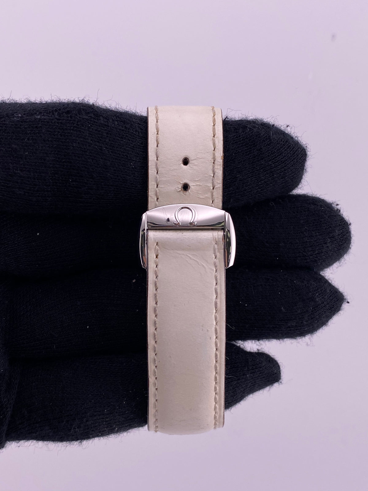 Omega Speedmaster White Mop Dial on Leather Strap Ref. 3802.70.56 Card 2003 — view 4