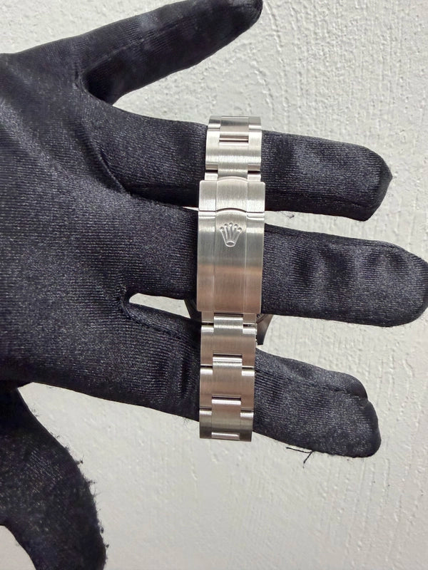 Rolex Oyster Perpetual Pistachio Dial on Oyster Ref 277200 with New Style Card Green 2025