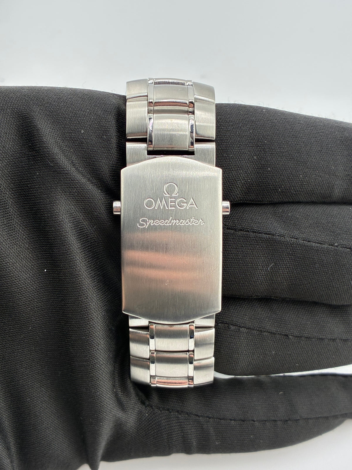Omega Speedmaster Black Dial on Stainless Steel Bracelet Ref. 3507.51 — view 4