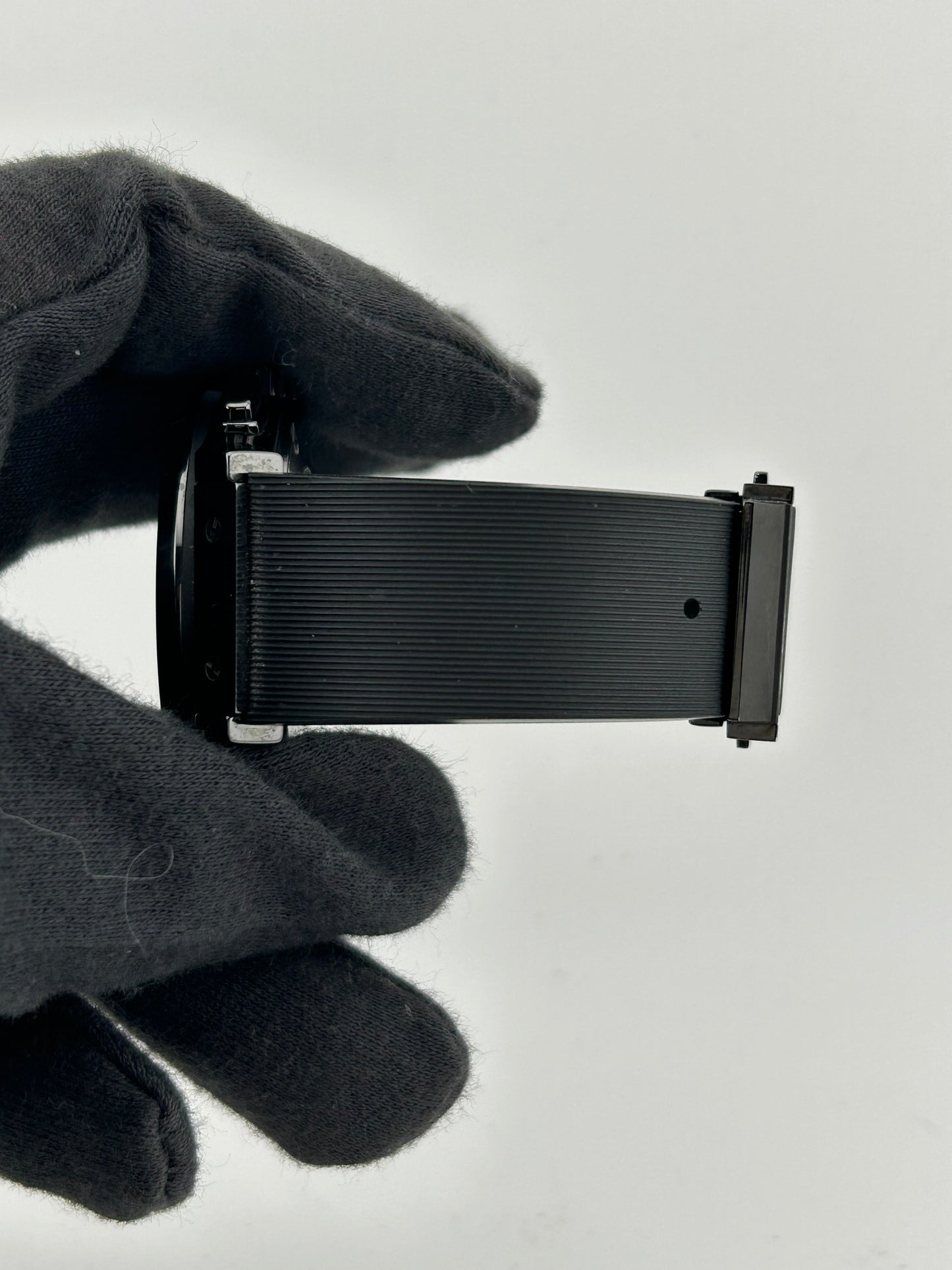 Hublot Classic Fusion Chronograph Black Carbon Effect Dial on Black Rubber Band Ref. 541.CM.1171.RX Complete 2019 — view 5