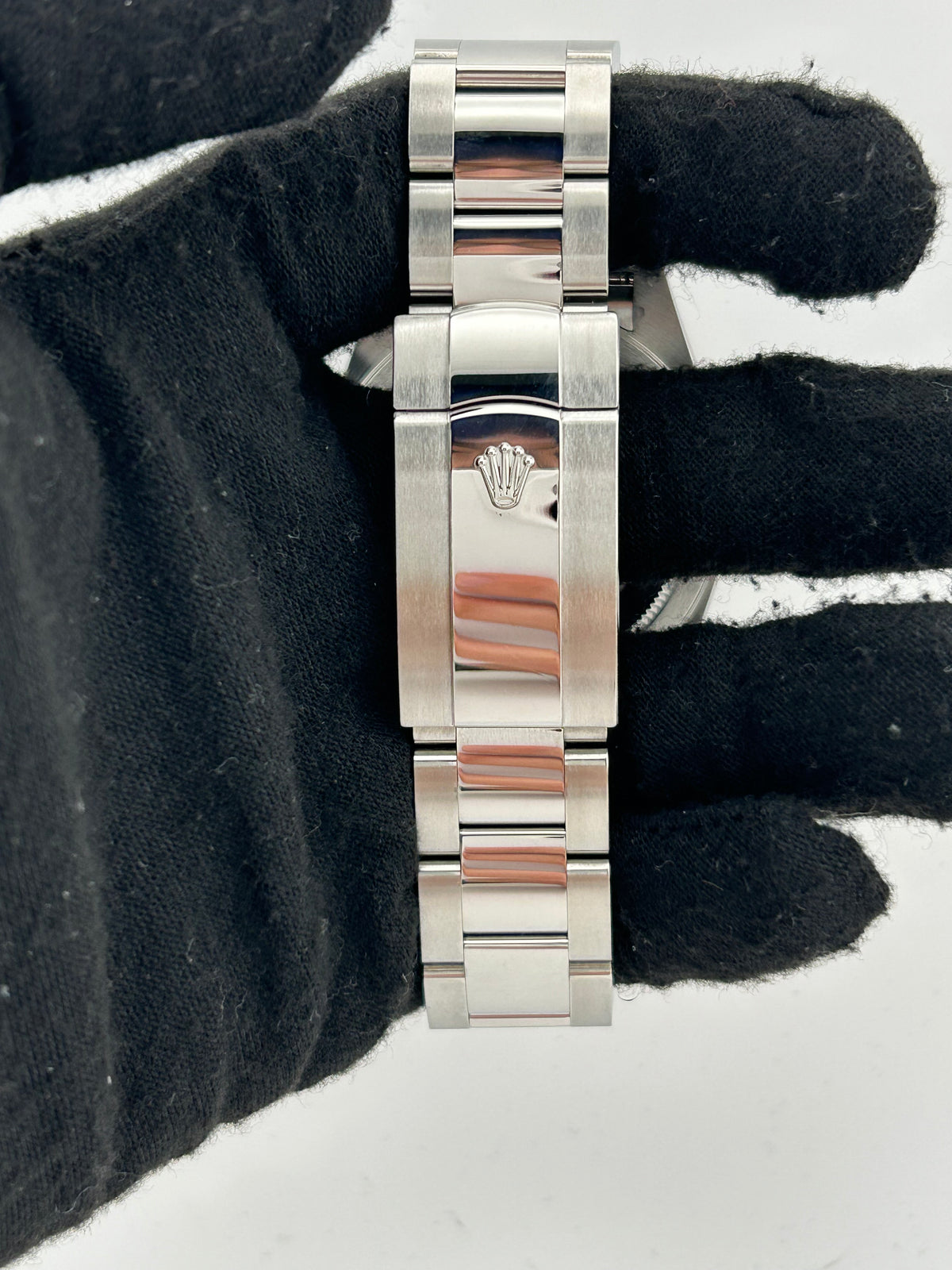 Rolex SkyDweller Black Index Dial on Oyster Steel Bracelet Ref. 326934 Card 2023 — view 4