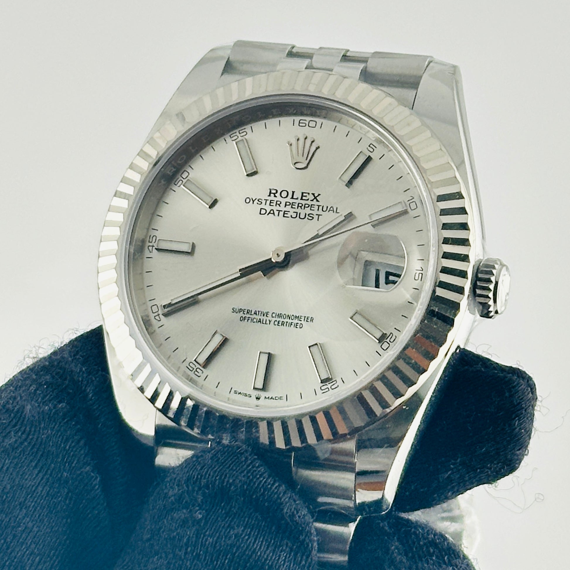 Rolex Datejust Silver Index Dial on D Link Jubilee Bracelet Ref. 126334 Card 2023 — view 3