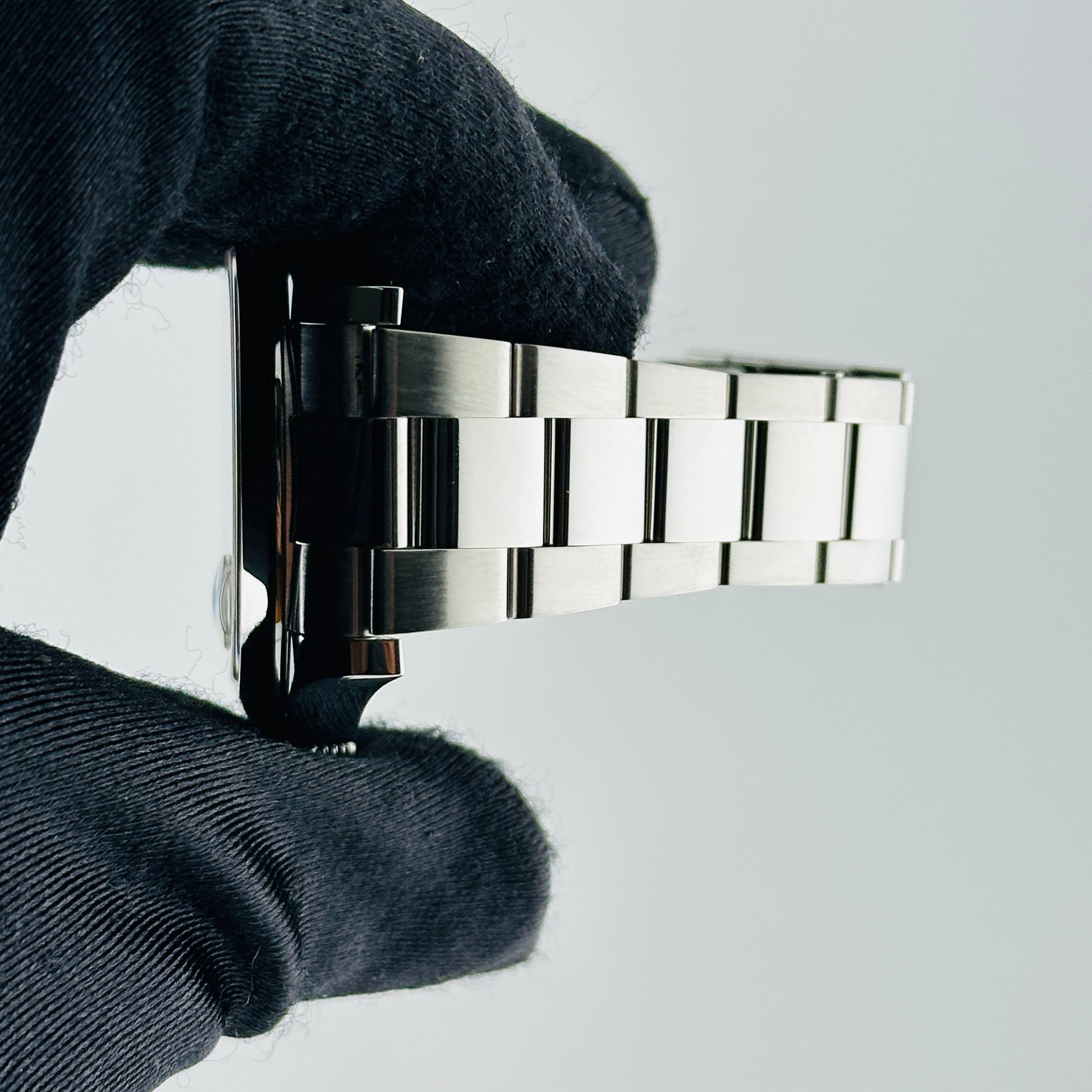 Rolex Datejust Black Dial on Oyster Bracelet Ref. 116300 Card 2014 — view 5