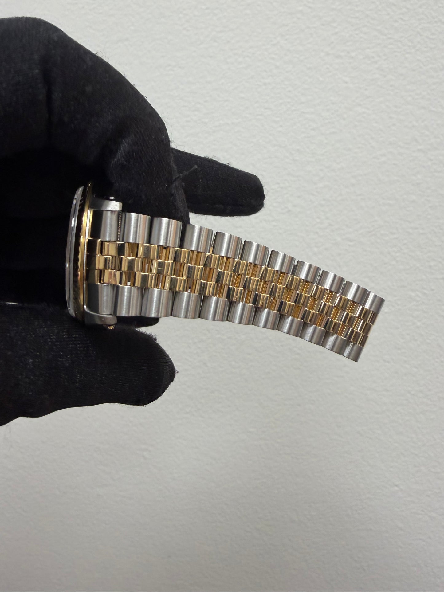 Rolex Datejust Champagne Stick Dial on D Link Jubilee Ref. 16233 Papers 1992 — view 4