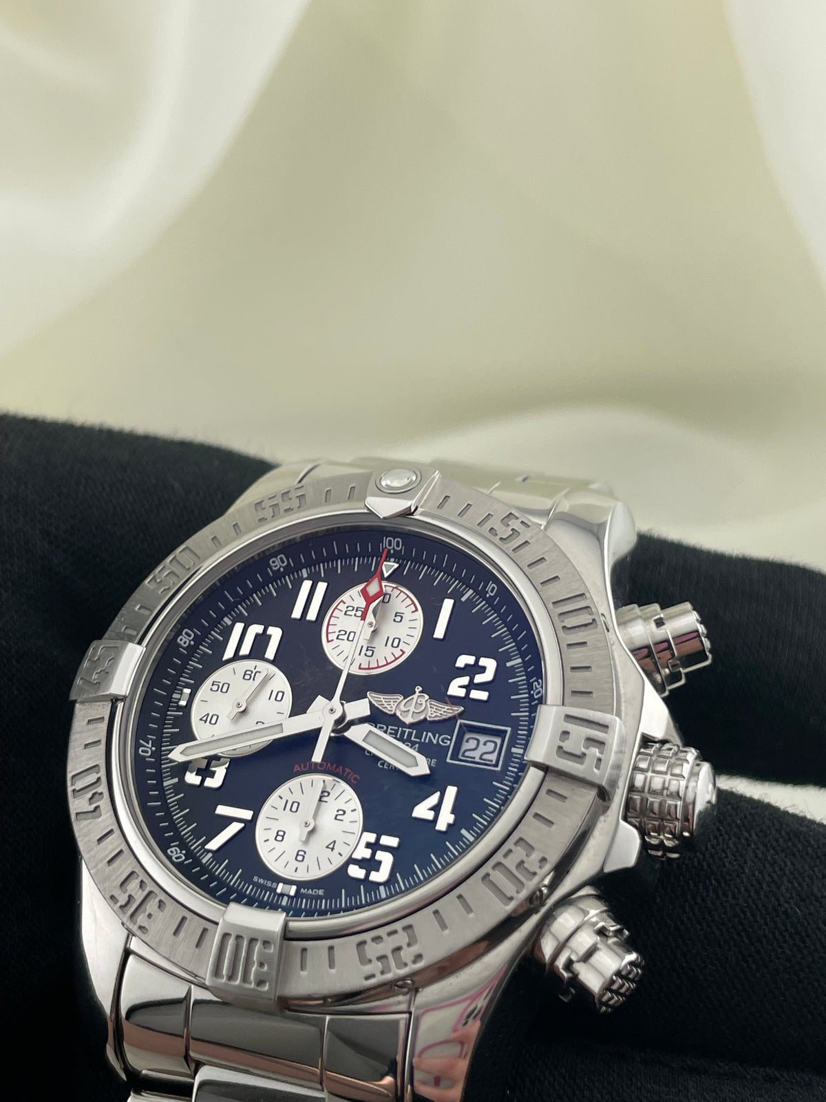 Breitling Avenger II Ref. A1338111 Complete 2015 — view 3
