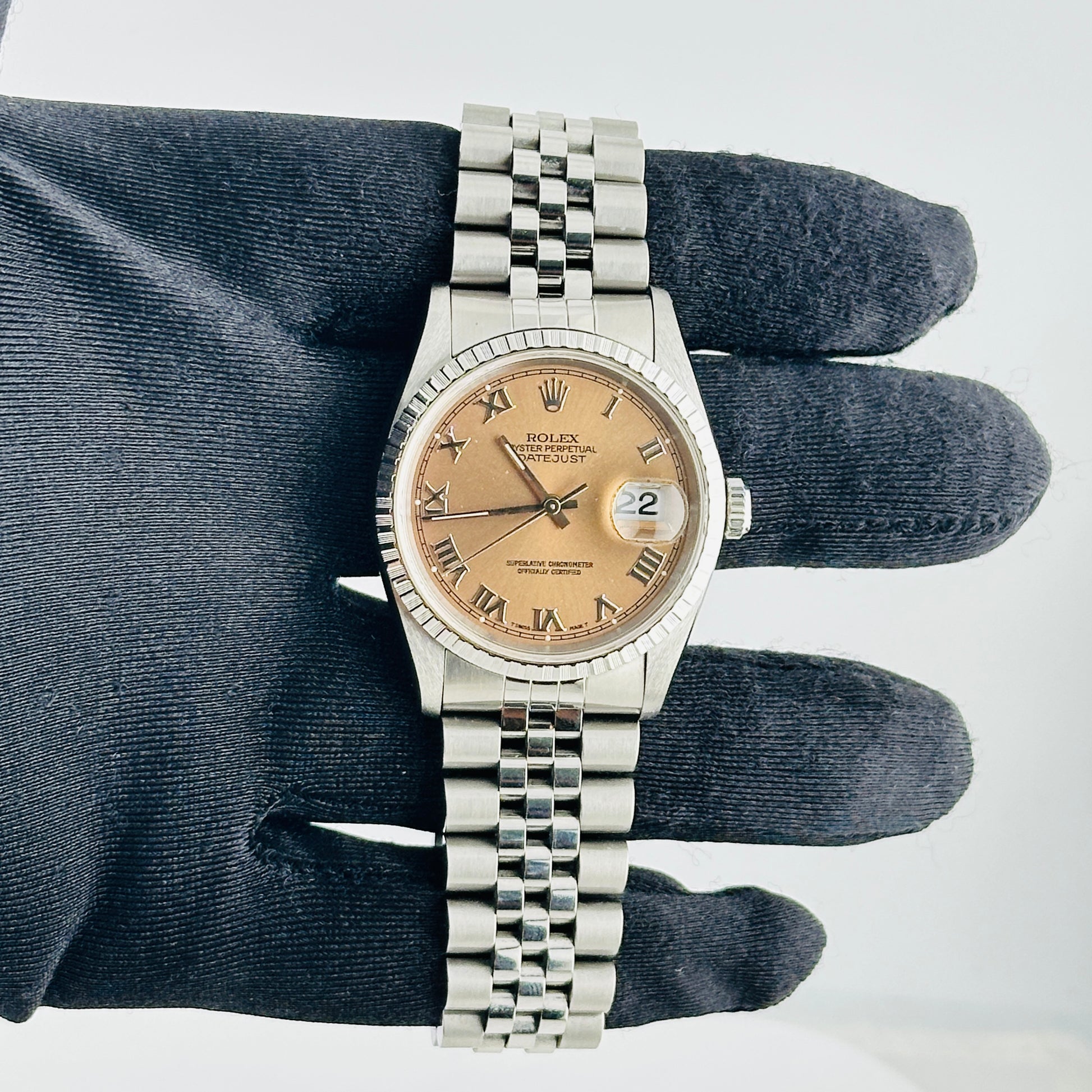 Rolex Datejust Salmon Roman Dial on Jubilee Ref. 16220 1995 — view 2
