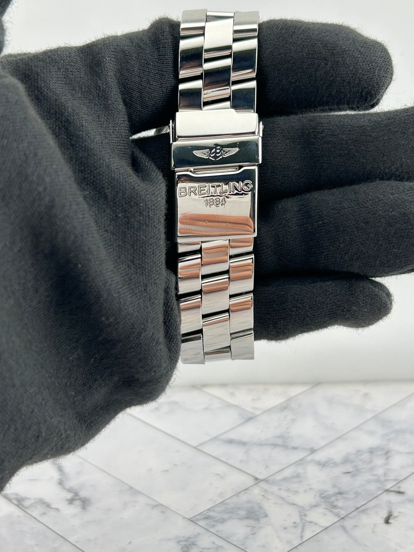Breitling Superocean Black Dial on Bracelet Ref. A13340 Papers 2009 — view 3