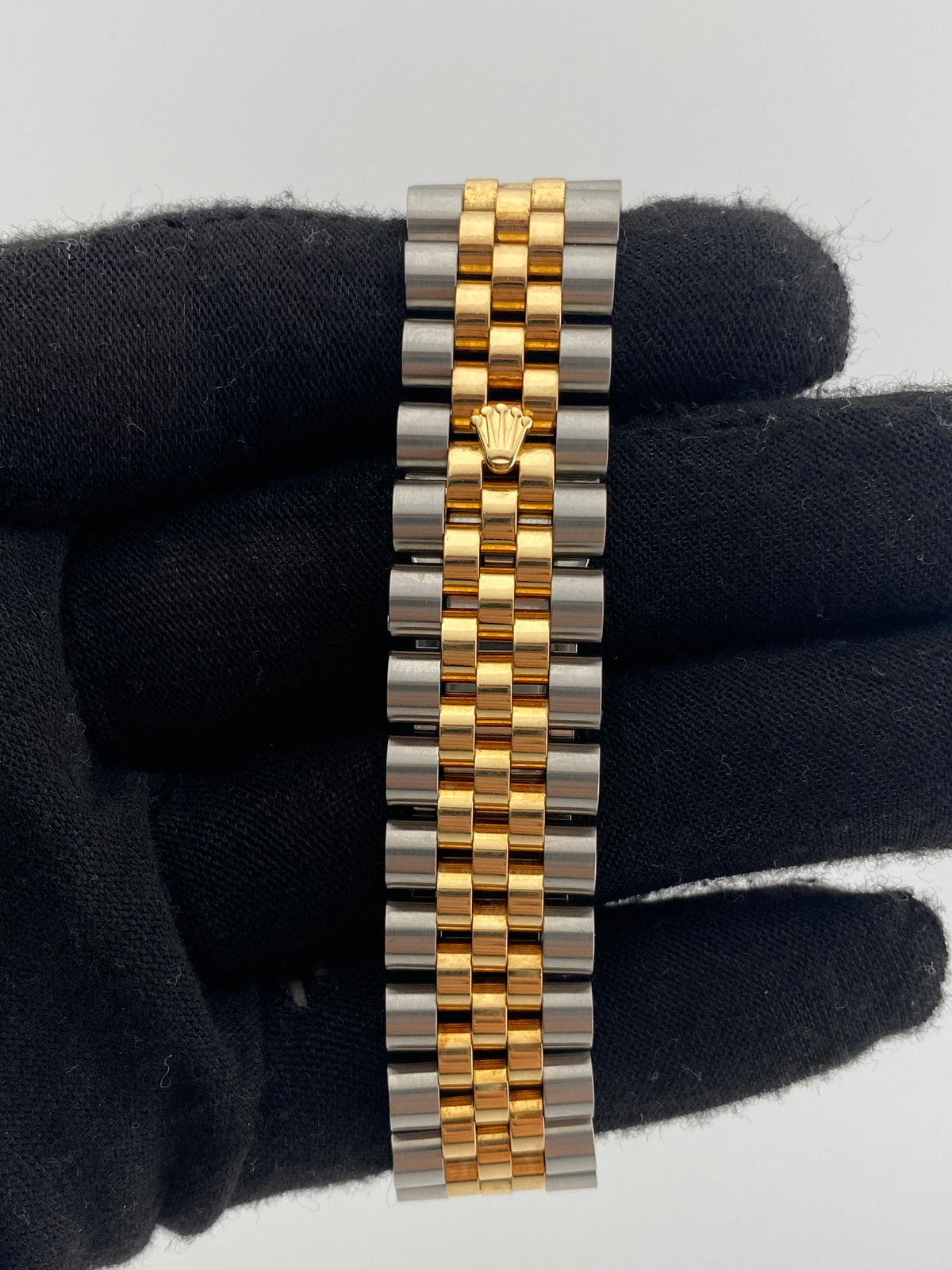 Rolex Datejust 36 Ivory Roman Dial on Jubilee Ref. 116233 — view 4
