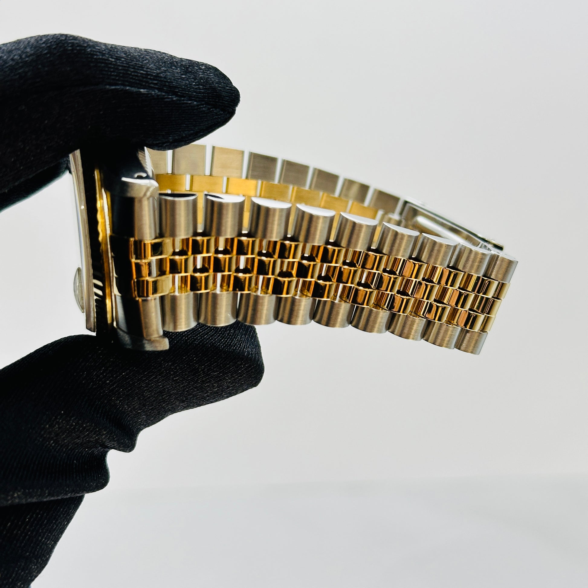 Rolex Datejust Champagne Diamond Factory Dial on D Link Jubilee Ref. 16233 1991 — view 5