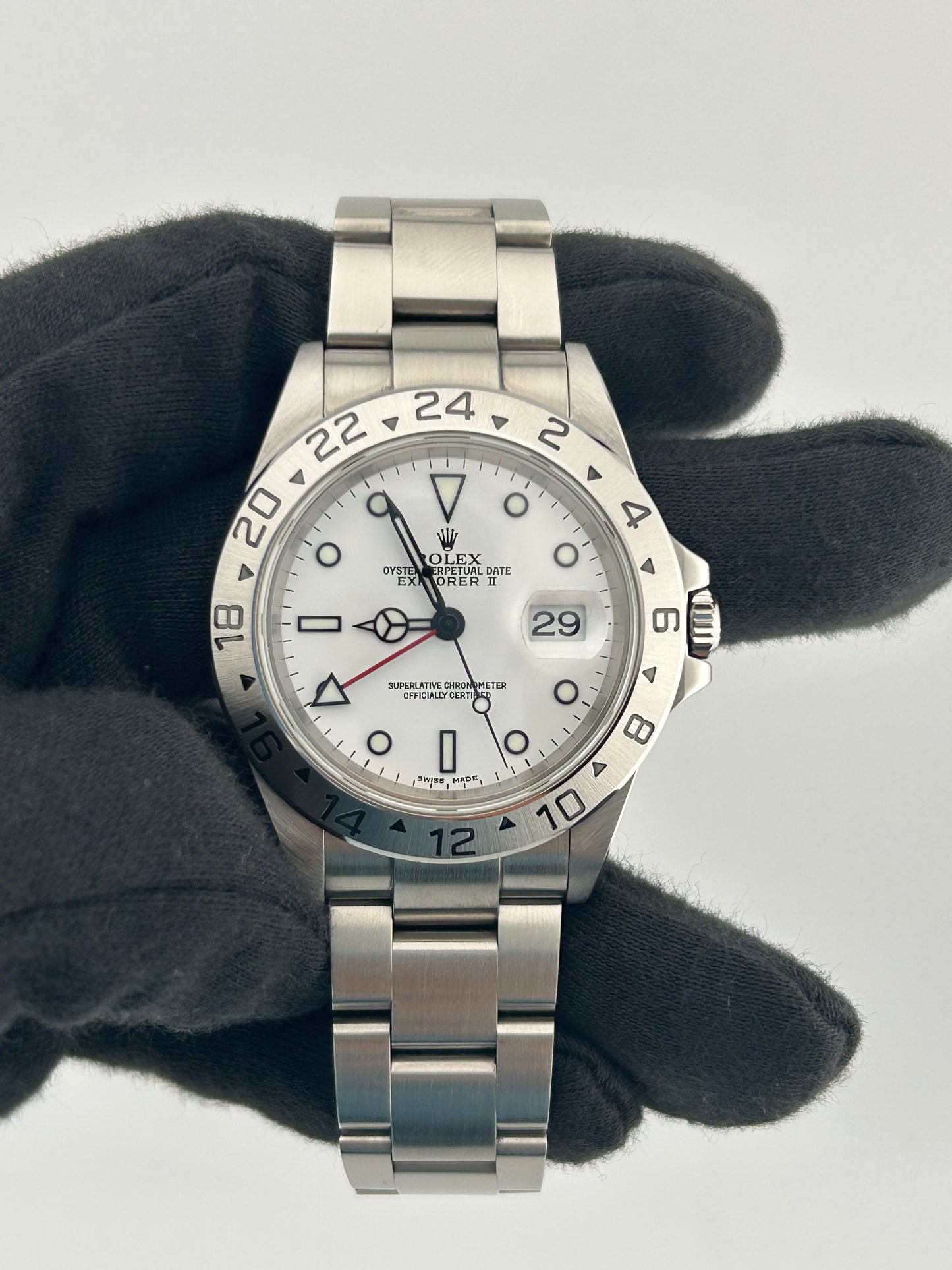 Rolex Explorer II White Dial on Oyster Ref. 16570 Papers 2005 — view 2