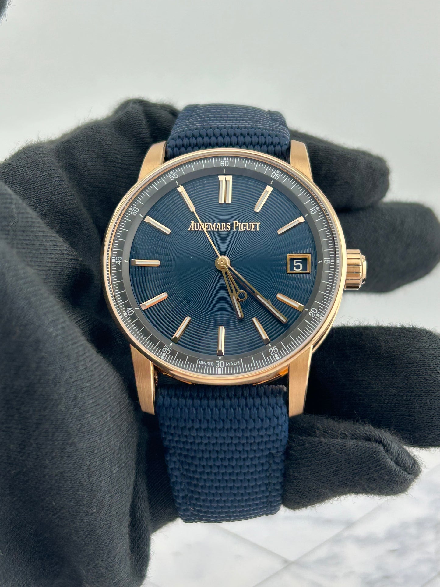 Audemars Piguet Code 11.59 Selfwinding Night Blue Cloud Dial on Rubber Strap Ref. 15210OR.OO.A348KB.01 — view 2