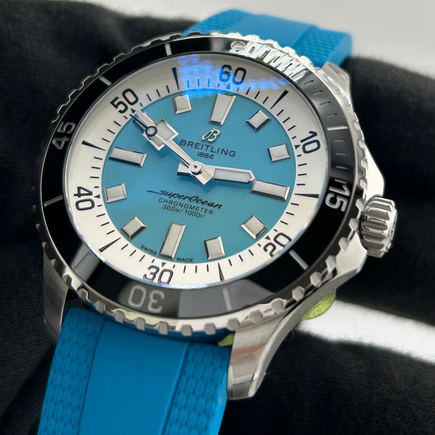 Breitling Superocean Automatic Turquoise Dial on Rubber Strap Ref. A17376211L2S2 Card 2026 — view 3