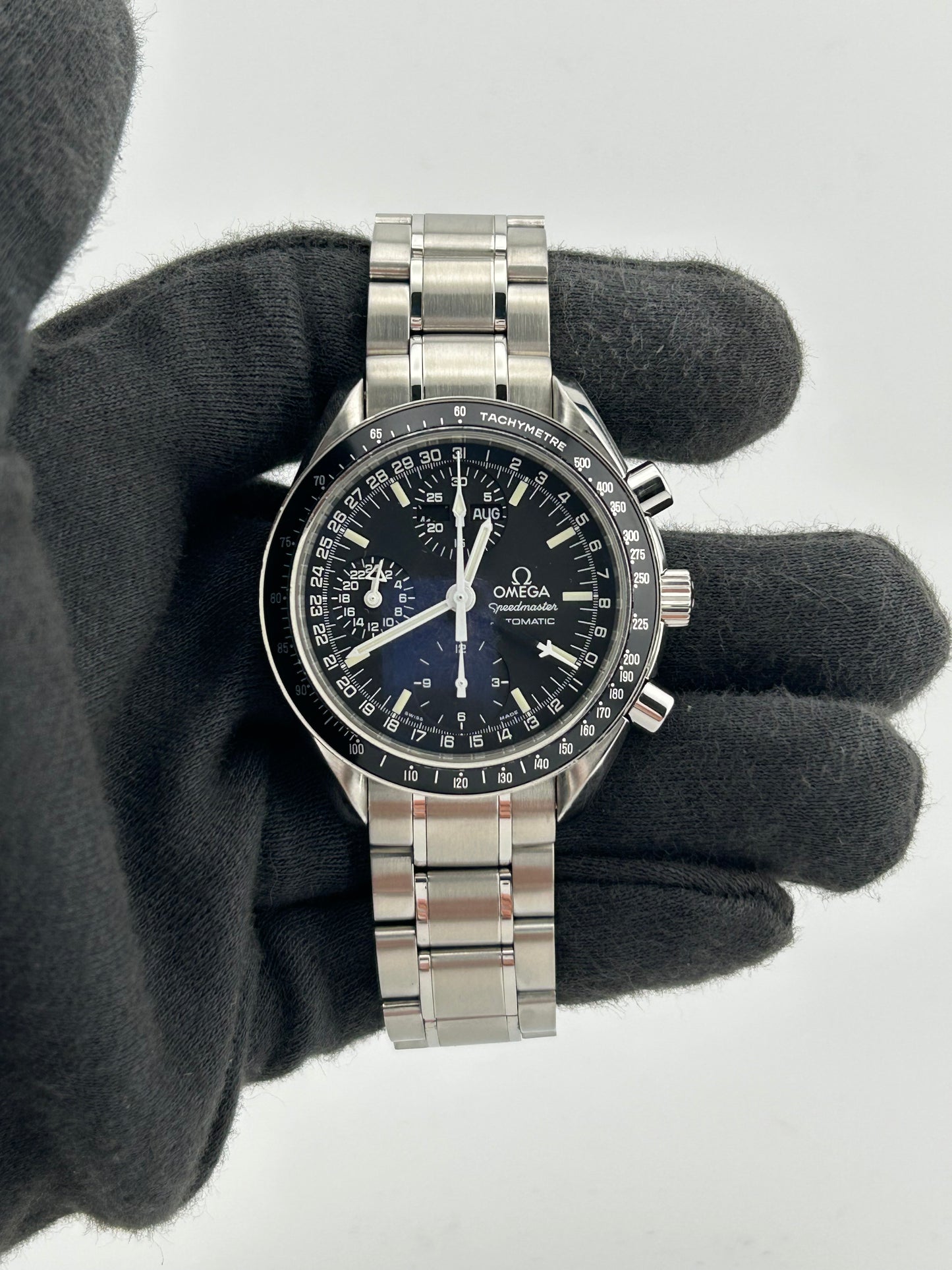 Omega Speedmaster Triple Calendar Black Dial on Stainless Steel Bracelet Ref. 3520.50.00 — view 2