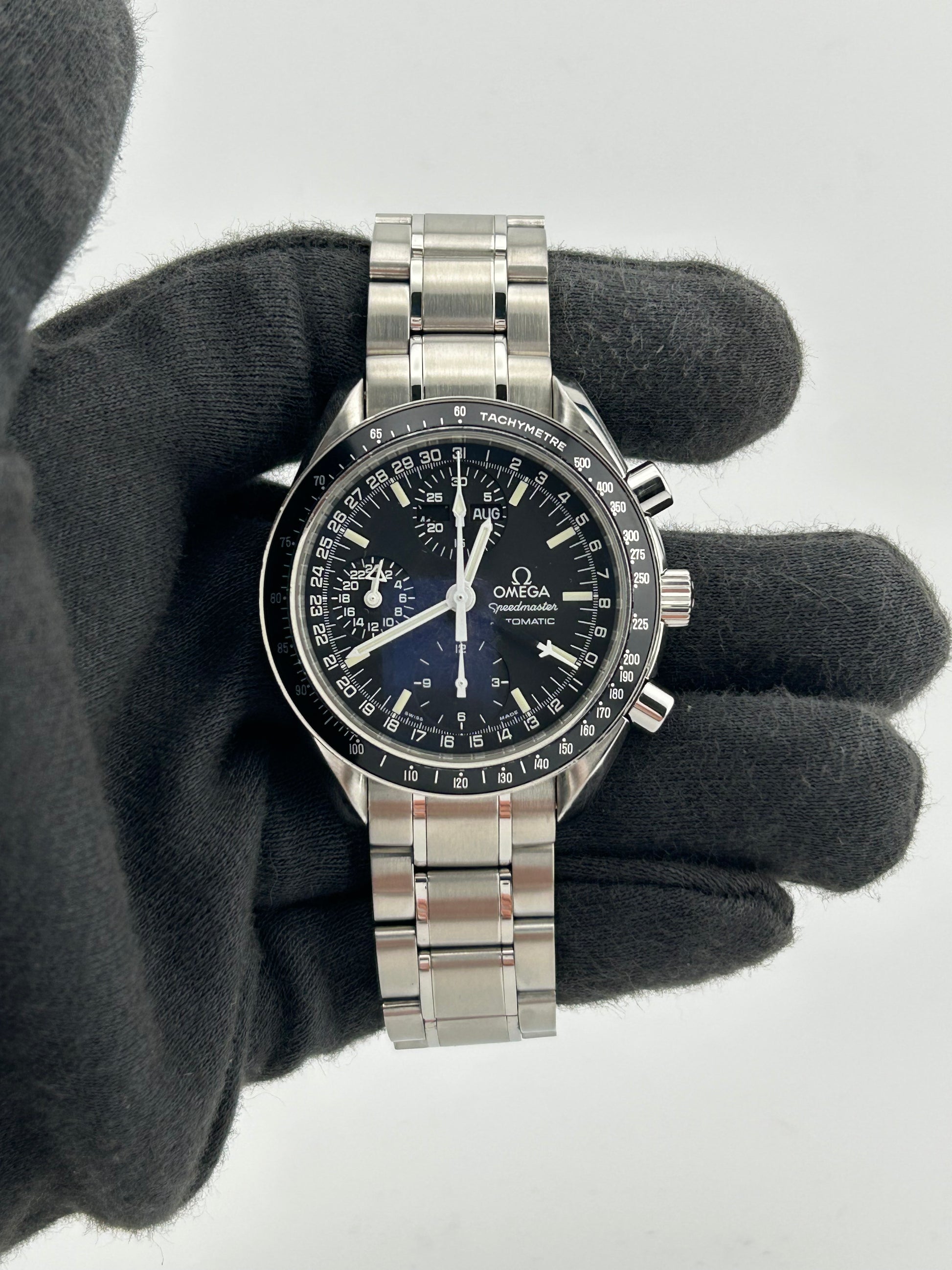 Omega Speedmaster Triple Calendar Black Dial on Stainless Steel Bracelet Ref. 3520.50.00 — view 2