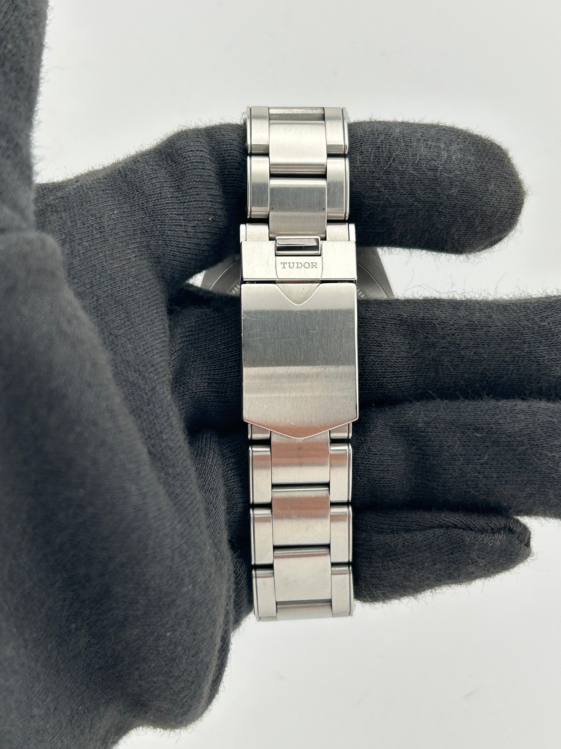 Tudor Black Bay Fifty-Eight Blue Dial on Stainless Steel Bracelet Ref. M79030B-0001 — view 4