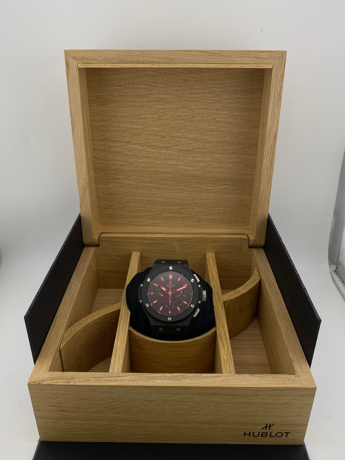 Hublot Big Bang Black Dial on Leather Strap Ref. 301.CI.1123.GR with Box — view 8