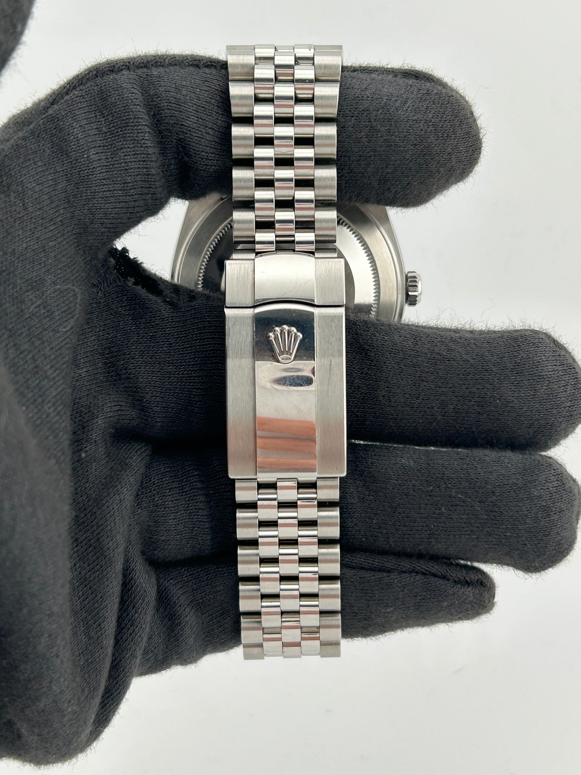 Rolex Datejust 41 Blue Roman Numerals Dial on Jubilee D Link Bracelet Ref. 126334 Card 2024 — view 4
