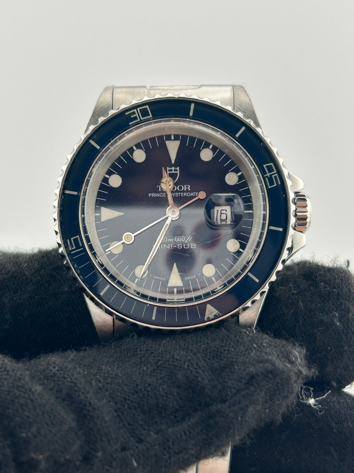 Tudor Prince Oysterdate Mini-Sub Blue Dial on Stainless Steel Bracelet Ref. 73090 — view 3