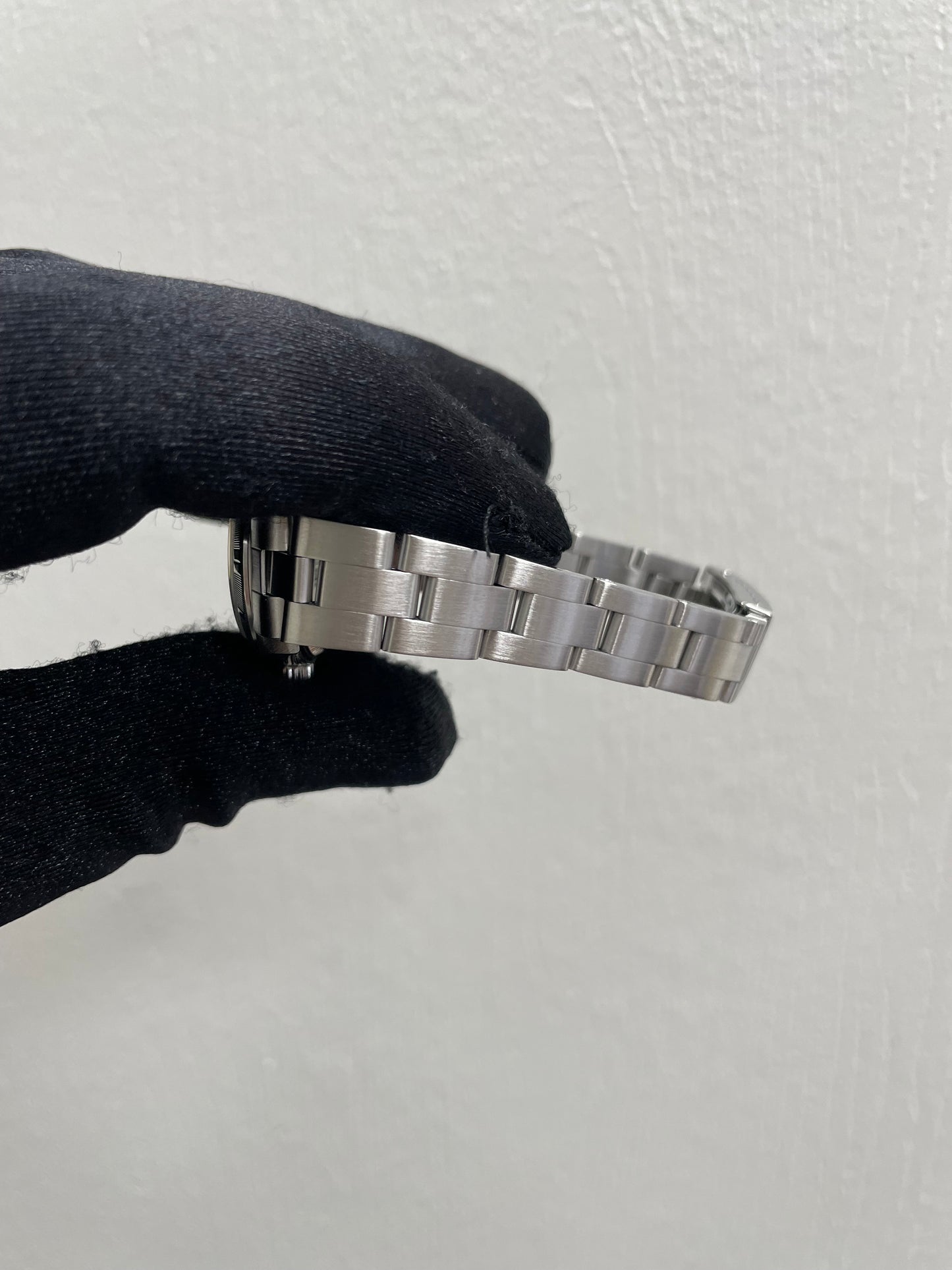 Rolex Oyster Perpetual Black Dial on Oyster Ref. 76030 Papers 2001 — view 4