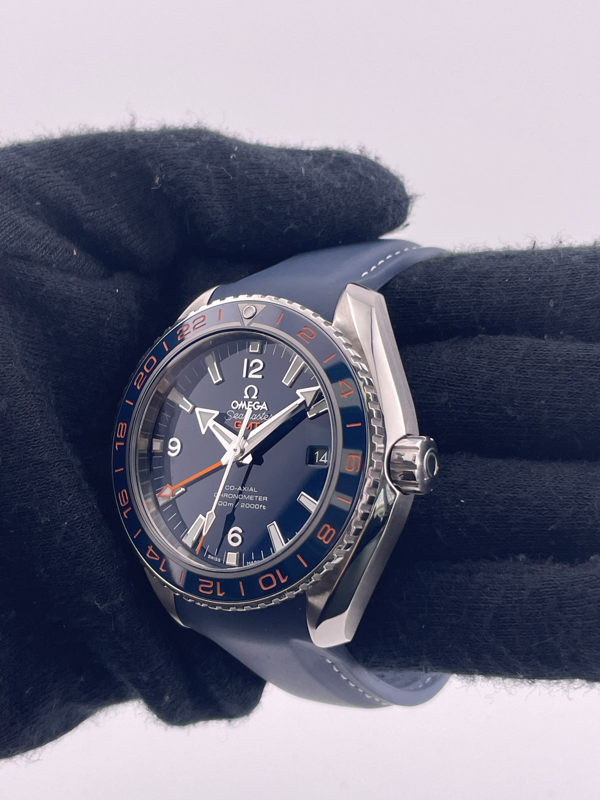 Omega Seamaster Planet Ocean 600M Blue Dial on Blue Rubber Strap Ref. 232.32.44.22.03.001 Card 2019 — view 3