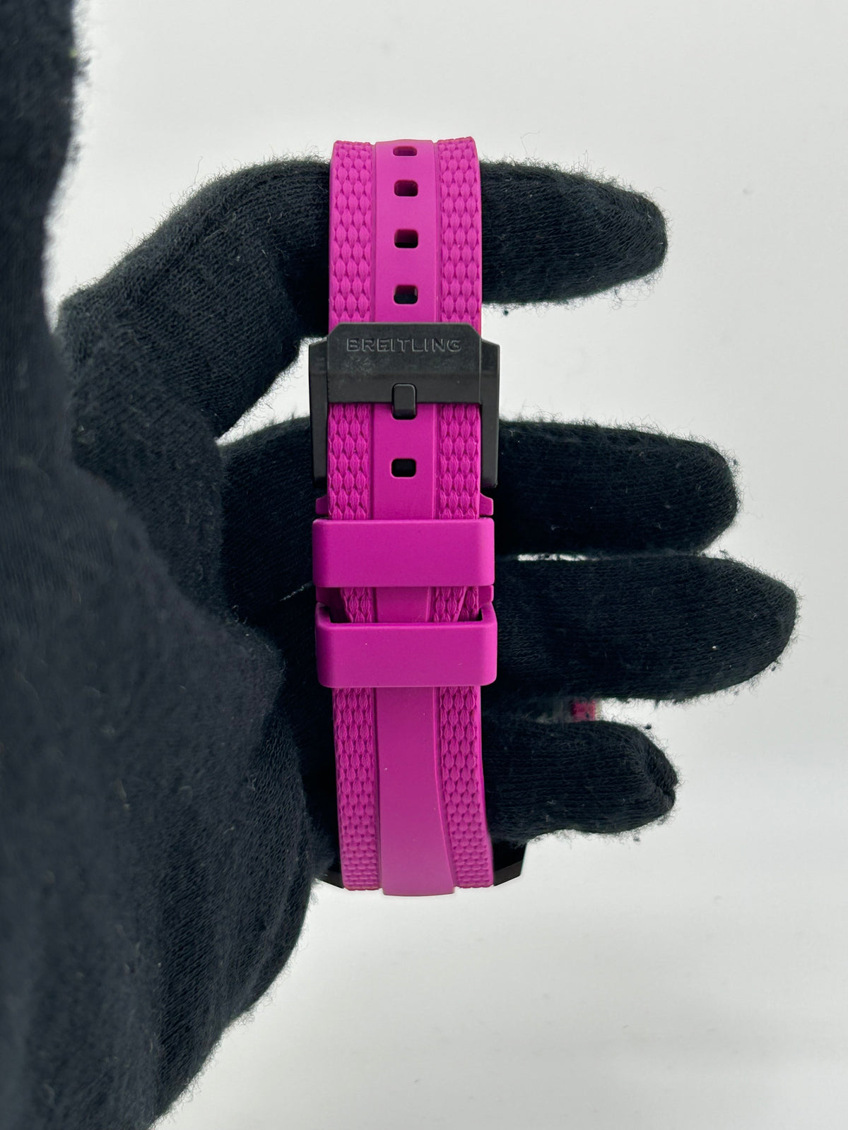 Breitling Endurance Pro Black Dial on Rubber Strap Ref. X83310F61B1S1 Complete 2026 — view 4