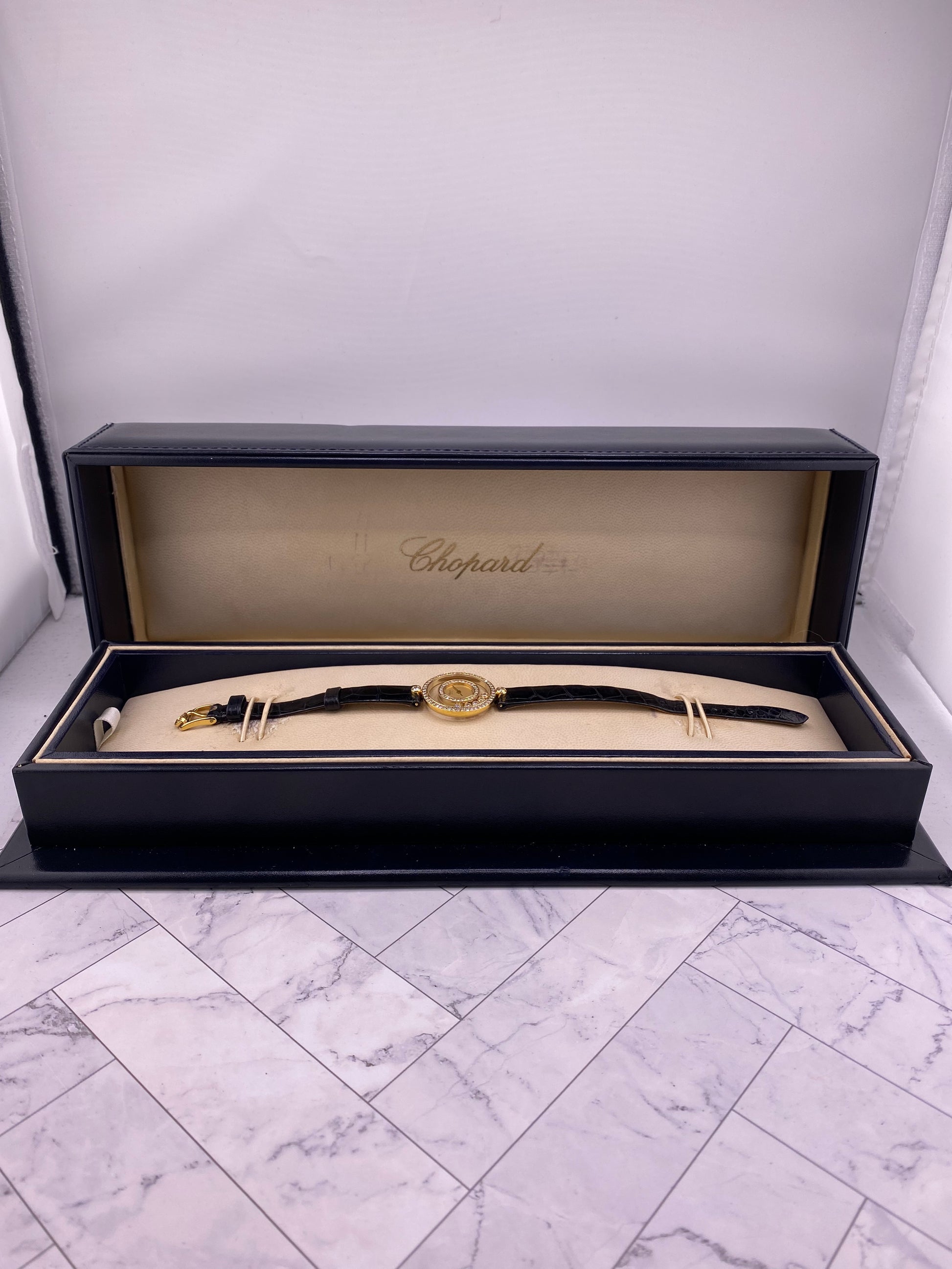 Chopard Happy Diamond Champagne Dial on Leather Ref. 20/3957 — view 7