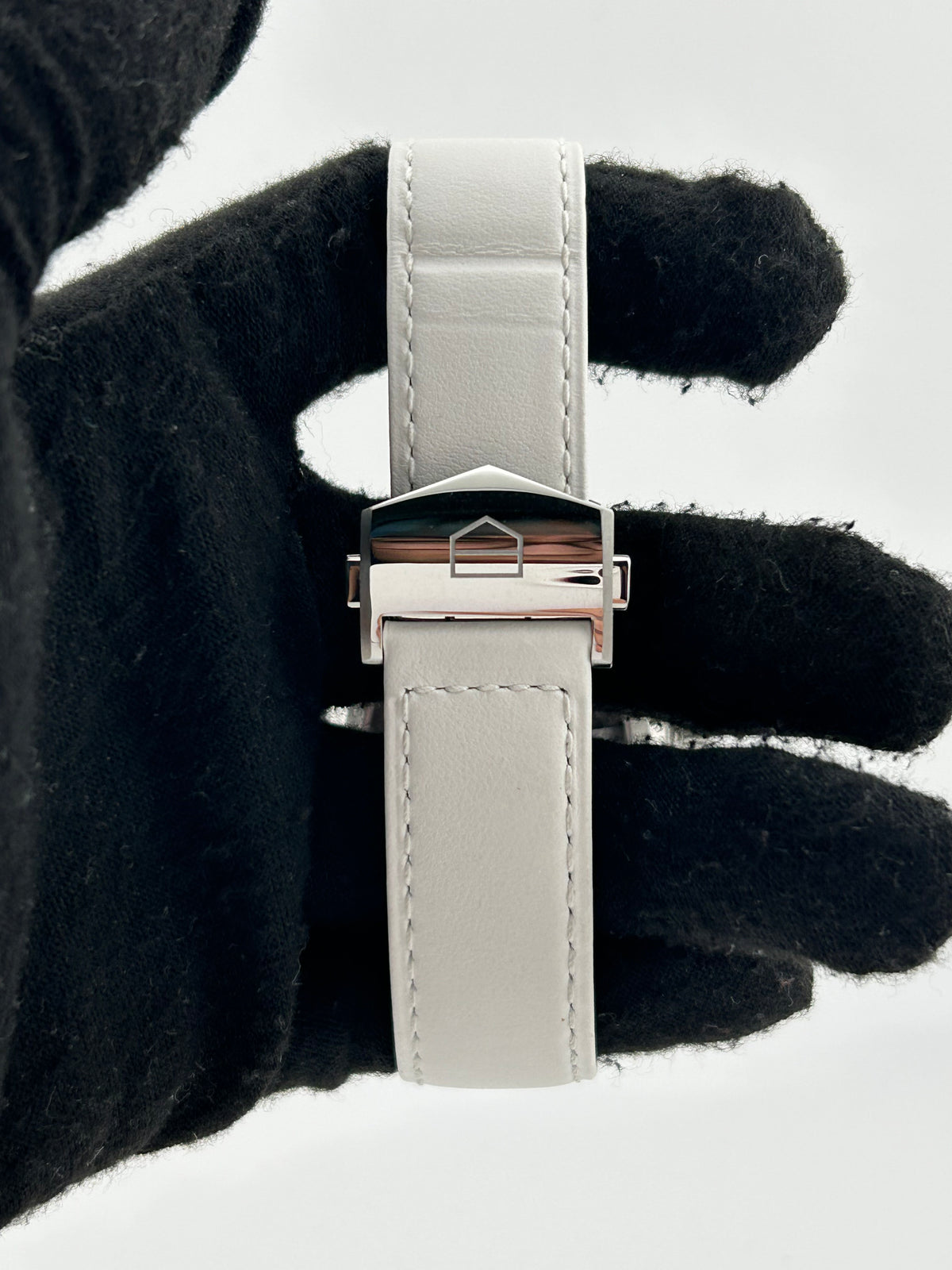 Tag Heuer Carrera Chrono Expo Osaka Silver Dial on White Leather Strap Ref. CBS221C.FC6619 Complete 2025 — view 4
