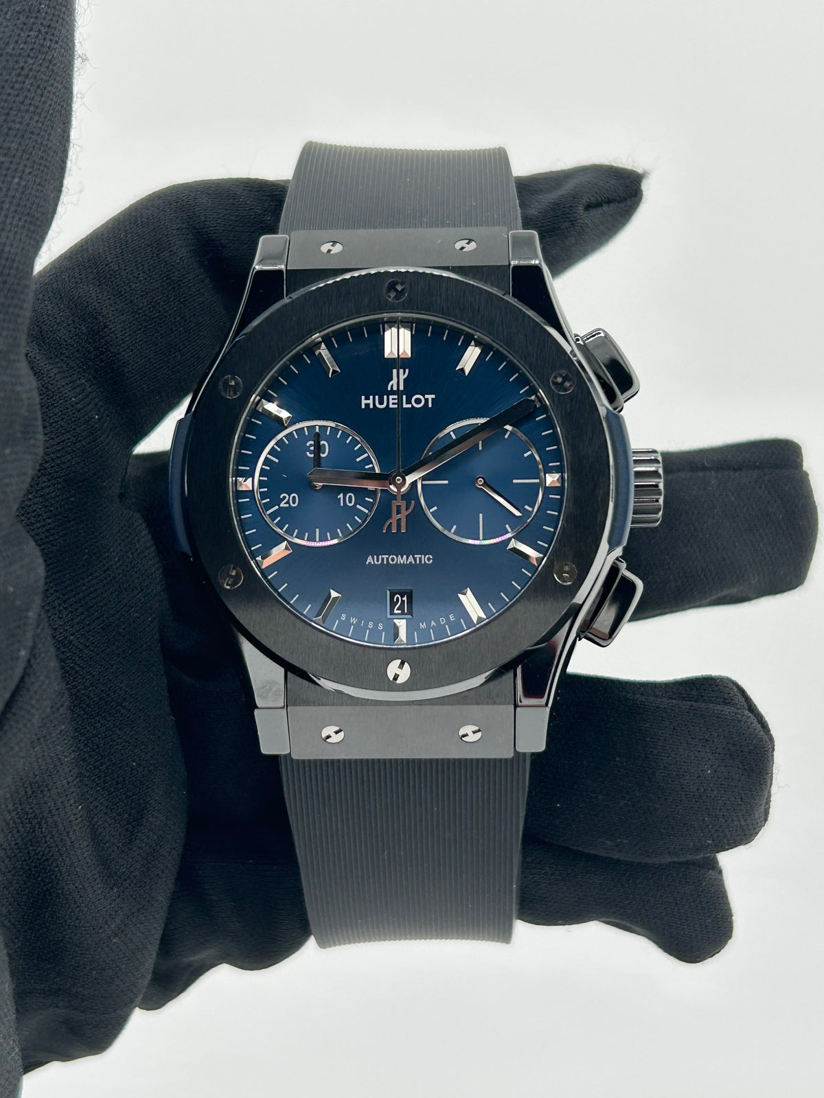 Hublot Classic Fusion Blue Dial on Black Rubber Band Ref. 521.CM.7170.LR Service Papers 2019 — view 2
