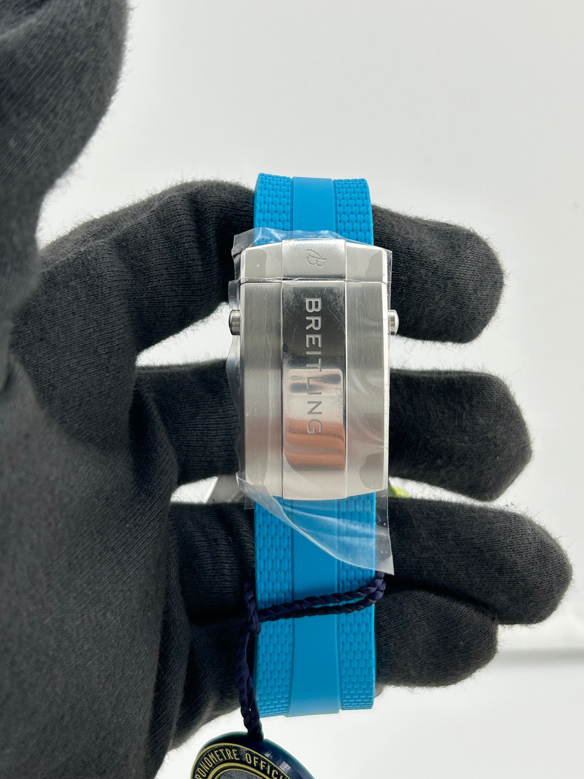 Breitling Superocean Automatic Turquoise Dial on Rubber Strap Ref. A17376211L2S2 Card 2026 — view 4