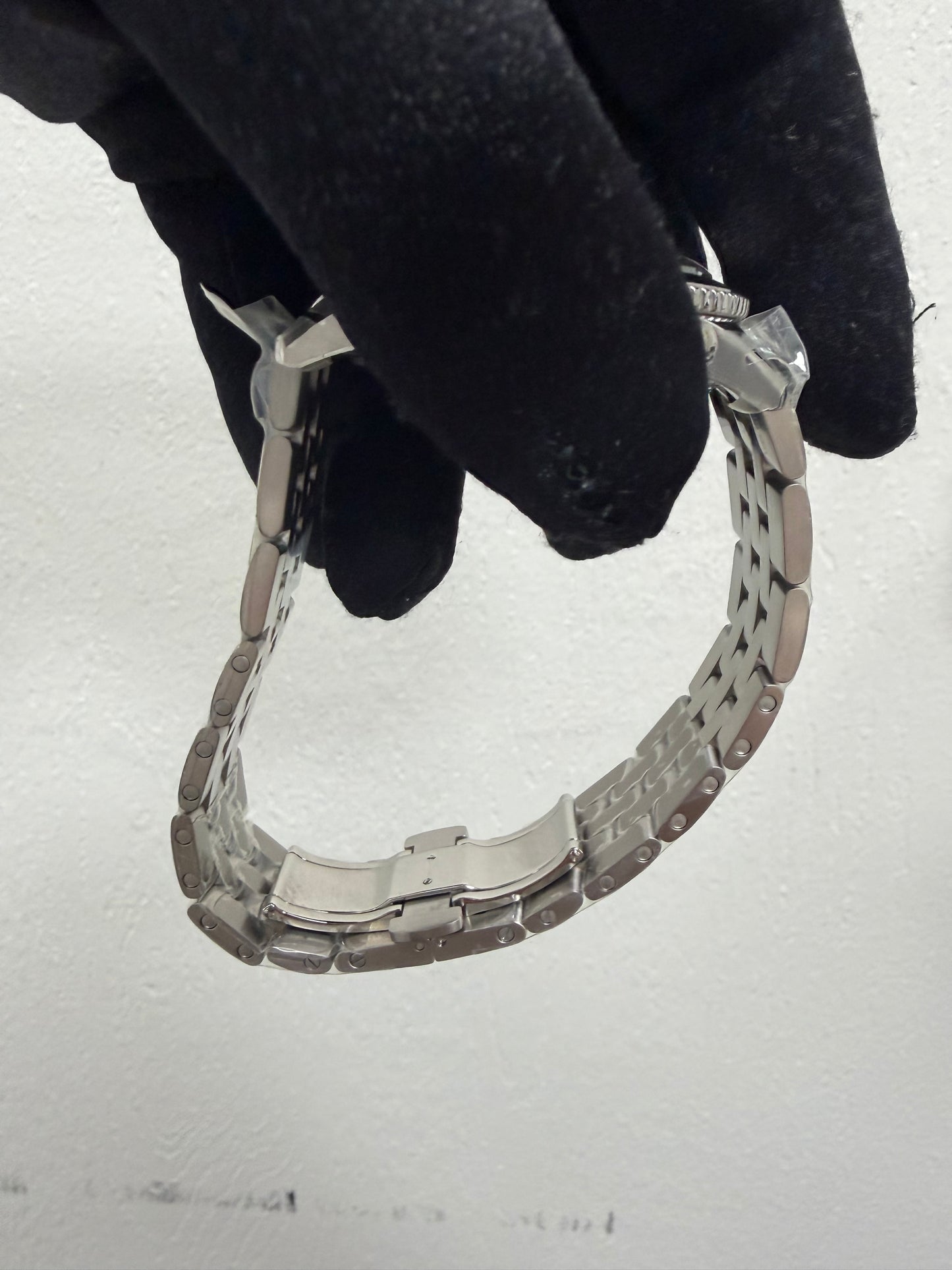 Breitling Super AVI B04 Chronograph GMT Green Dial on Bracelet Ref. AB04452A1L1A1 Card 2026 — view 6