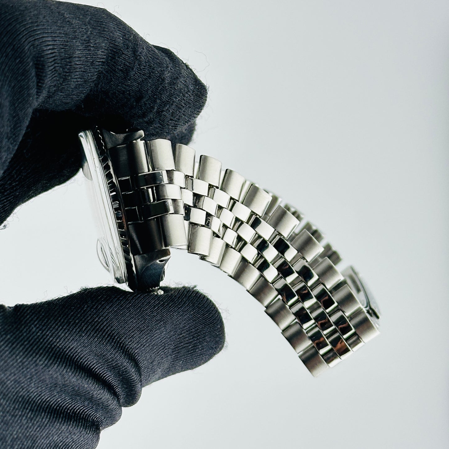 Rolex Datejust Grey Linen Stick Dial on Folded Jubilee Bracelet Ref. 1603 1971 — view 4